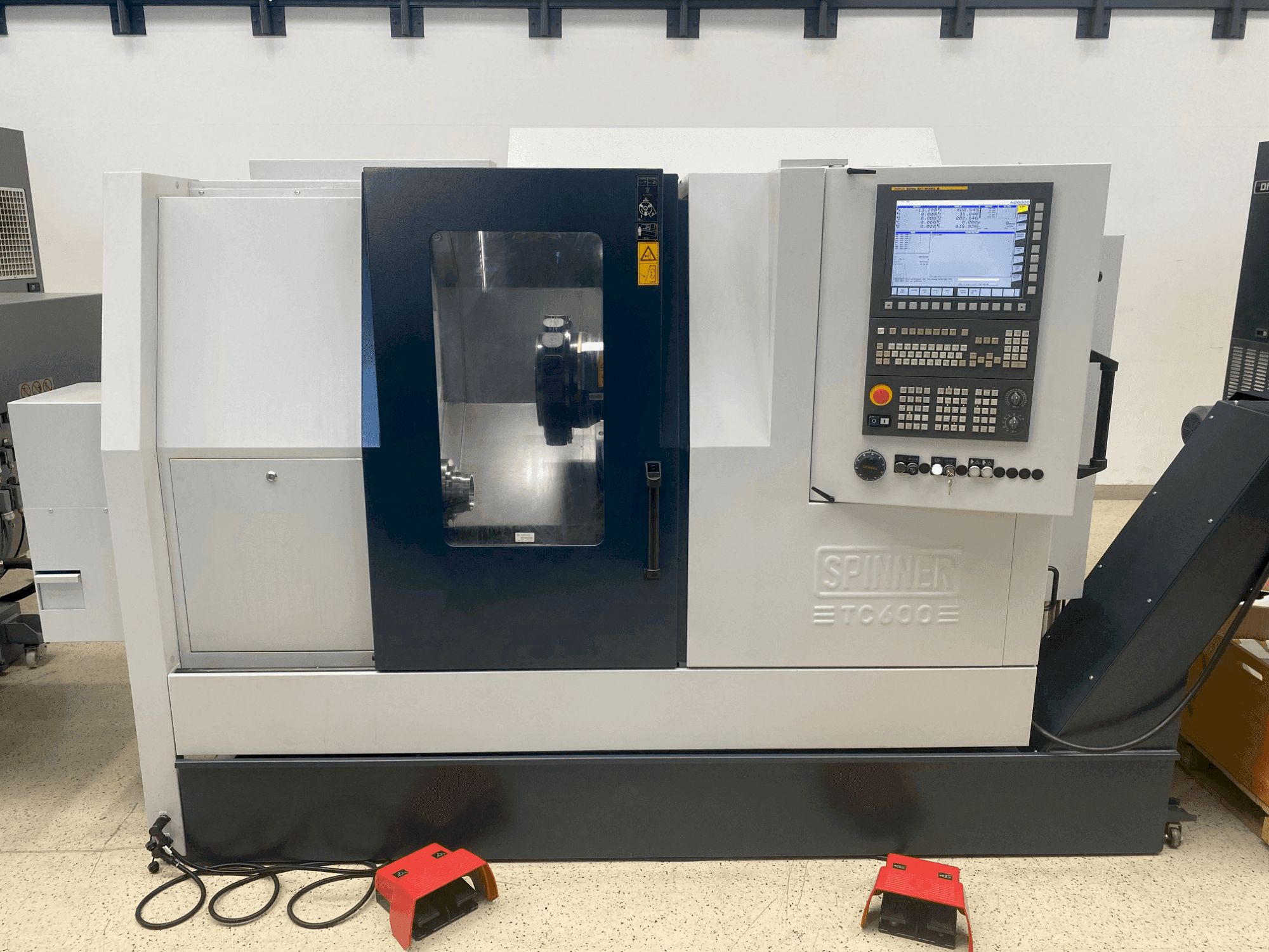 SPINNER TC600-65-MCY Mašinos vaizdas iš priekio