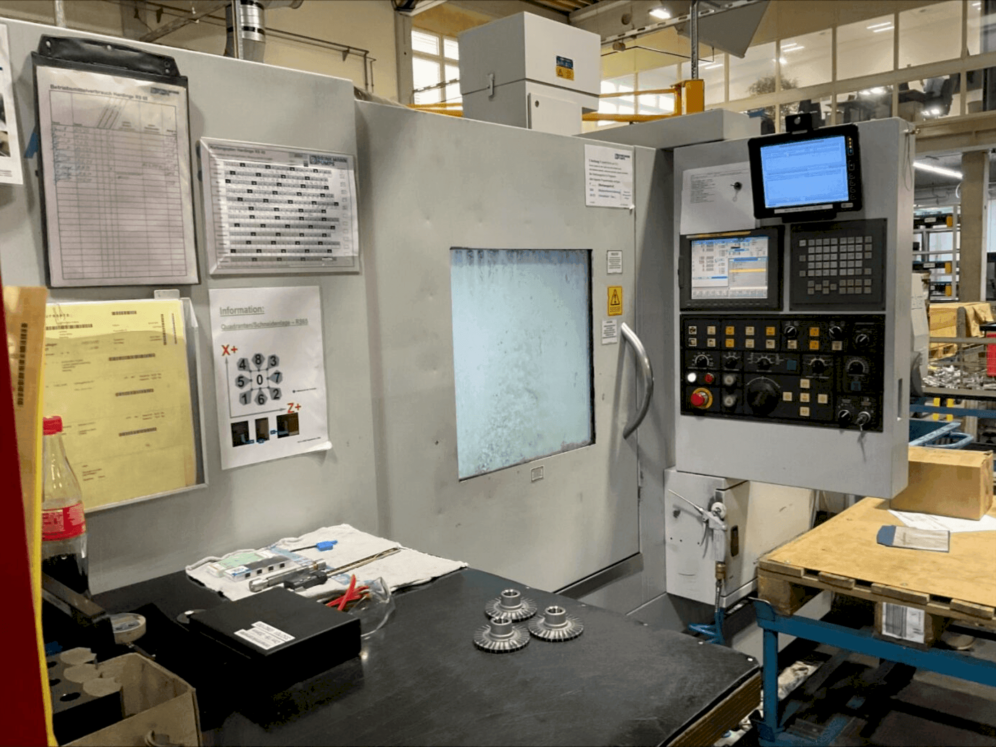 HARDINGE RS65 Mašinos vaizdas iš priekio