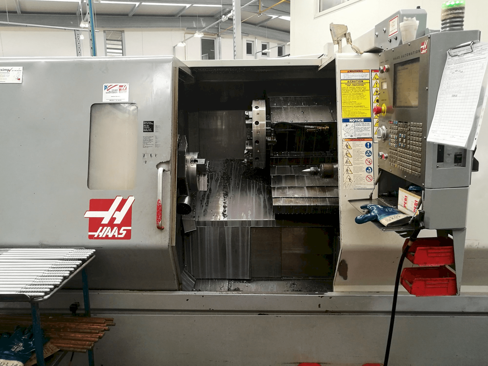 HAAS SL-30THE Mašinos vaizdas iš priekio