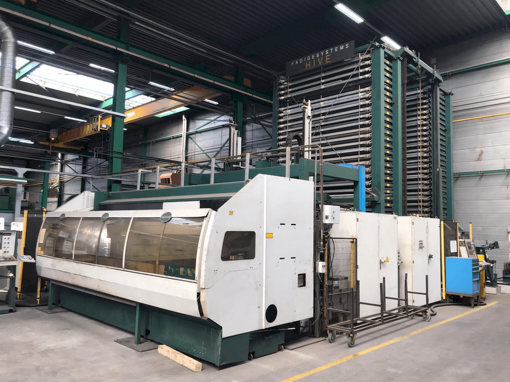 BLM Adige Adilas 3,2kW CO2 laser 3015 + automation Mašinos vaizdas iš priekio