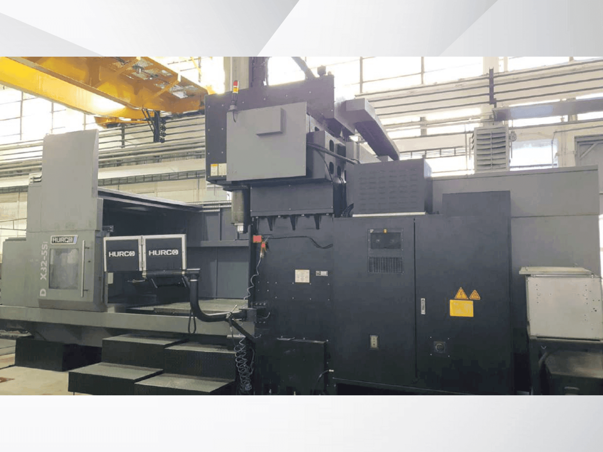 Hurco DCX32-5Si Mašinos vaizdas iš priekio