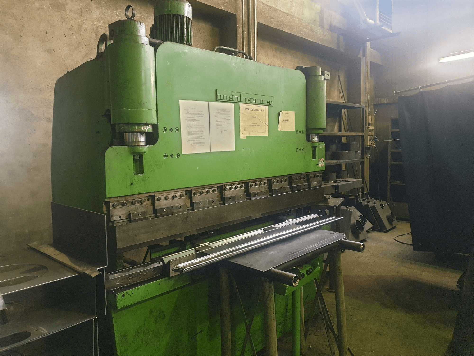 Weinbrenner AP 50/2000 Mašinos vaizdas iš priekio