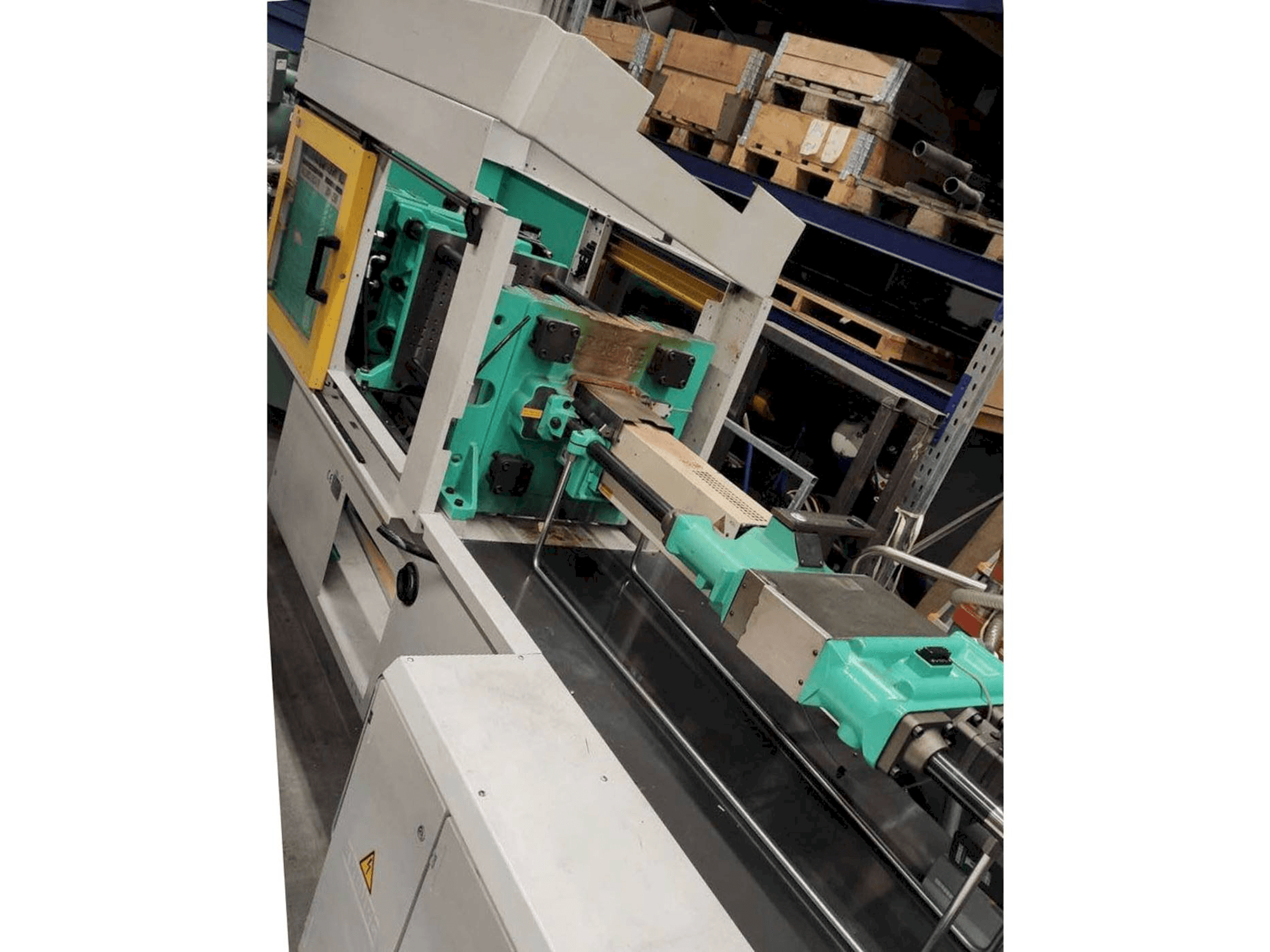 Arburg 370C-800-250 Mašinos vaizdas iš priekio