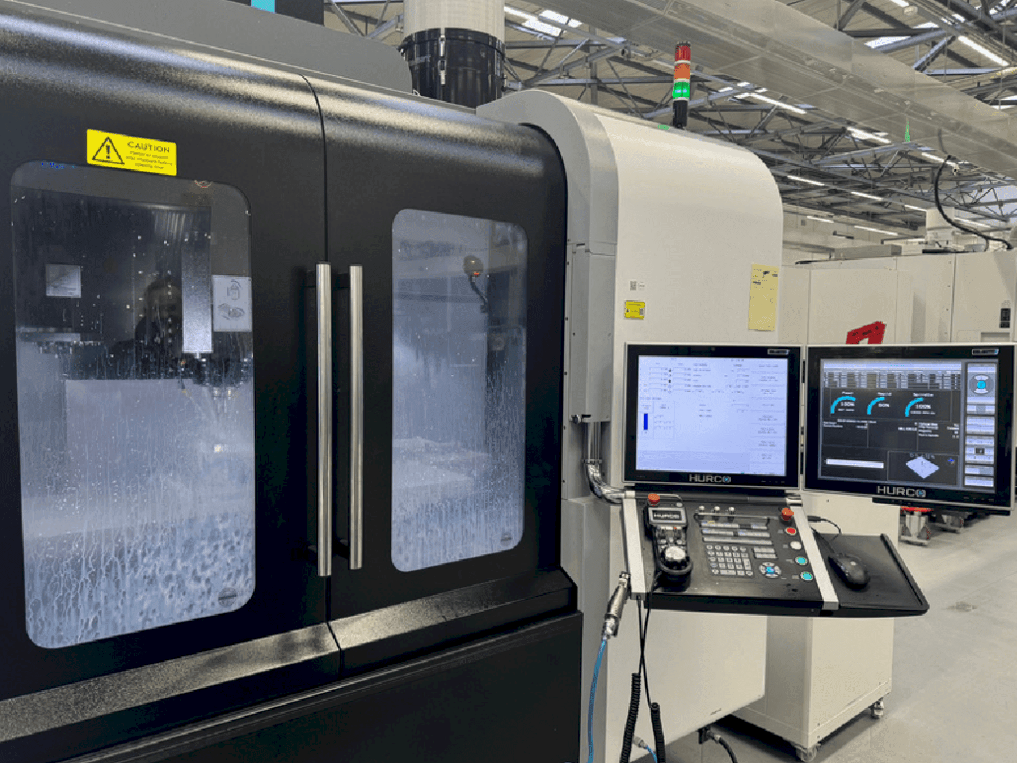 Hurco VMX42HSRTi Mašinos vaizdas iš priekio