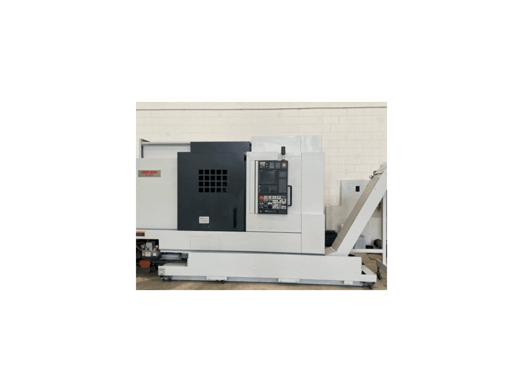 MORI SEIKI NL 3000Y/700 Mašinos vaizdas iš priekio