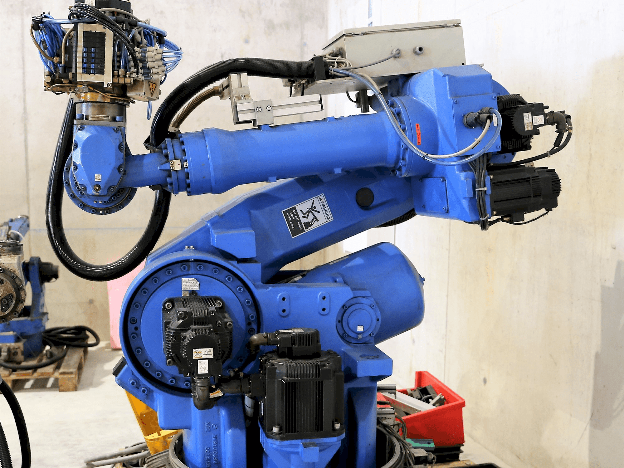 Yaskawa Motoman UP130 Mašinos vaizdas iš priekio