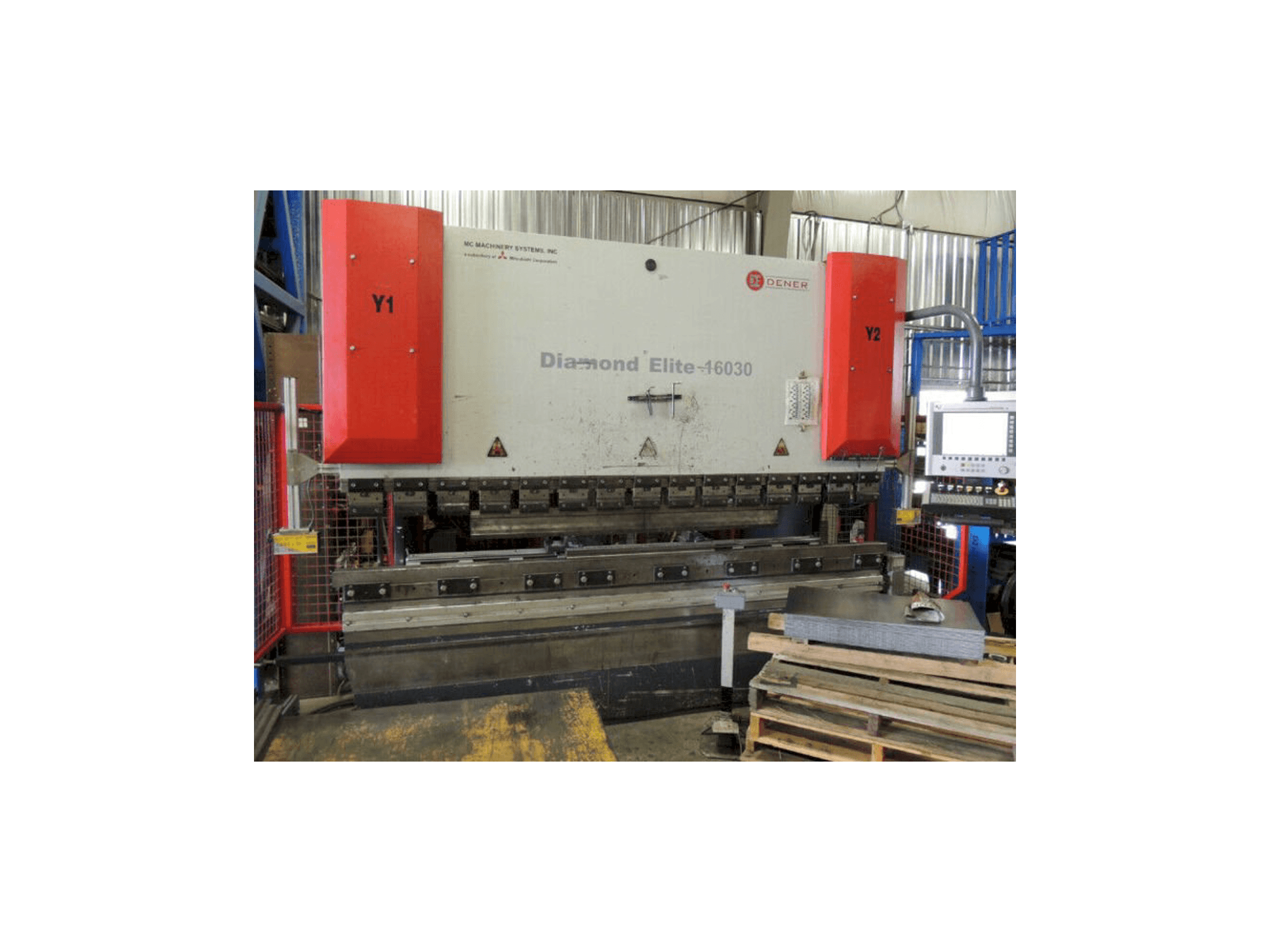 Mitsubishi Dener Diamond Elite 16030 Mašinos vaizdas iš priekio