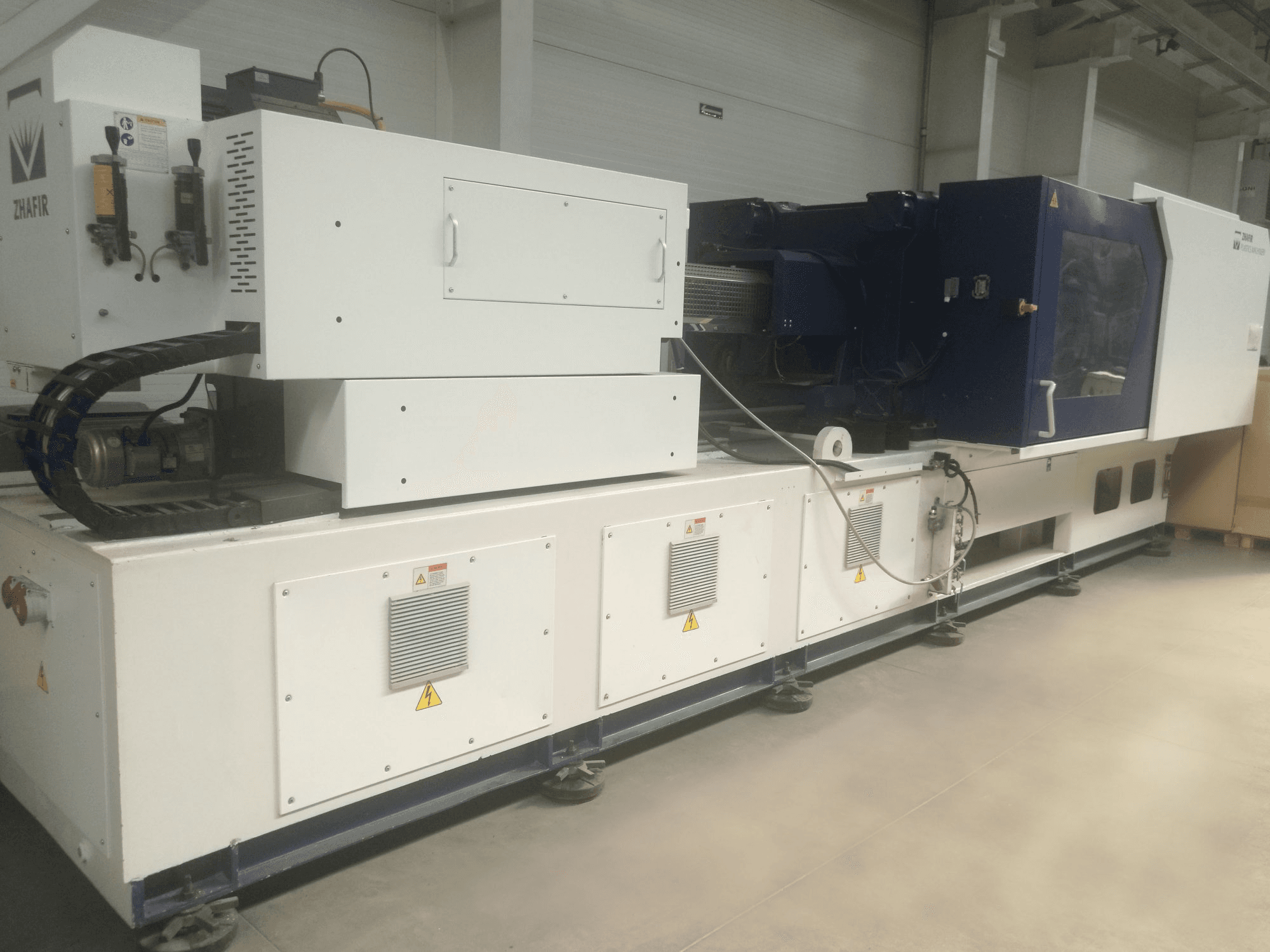 Zhafir VE 4100/1100 Mašinos vaizdas iš priekio