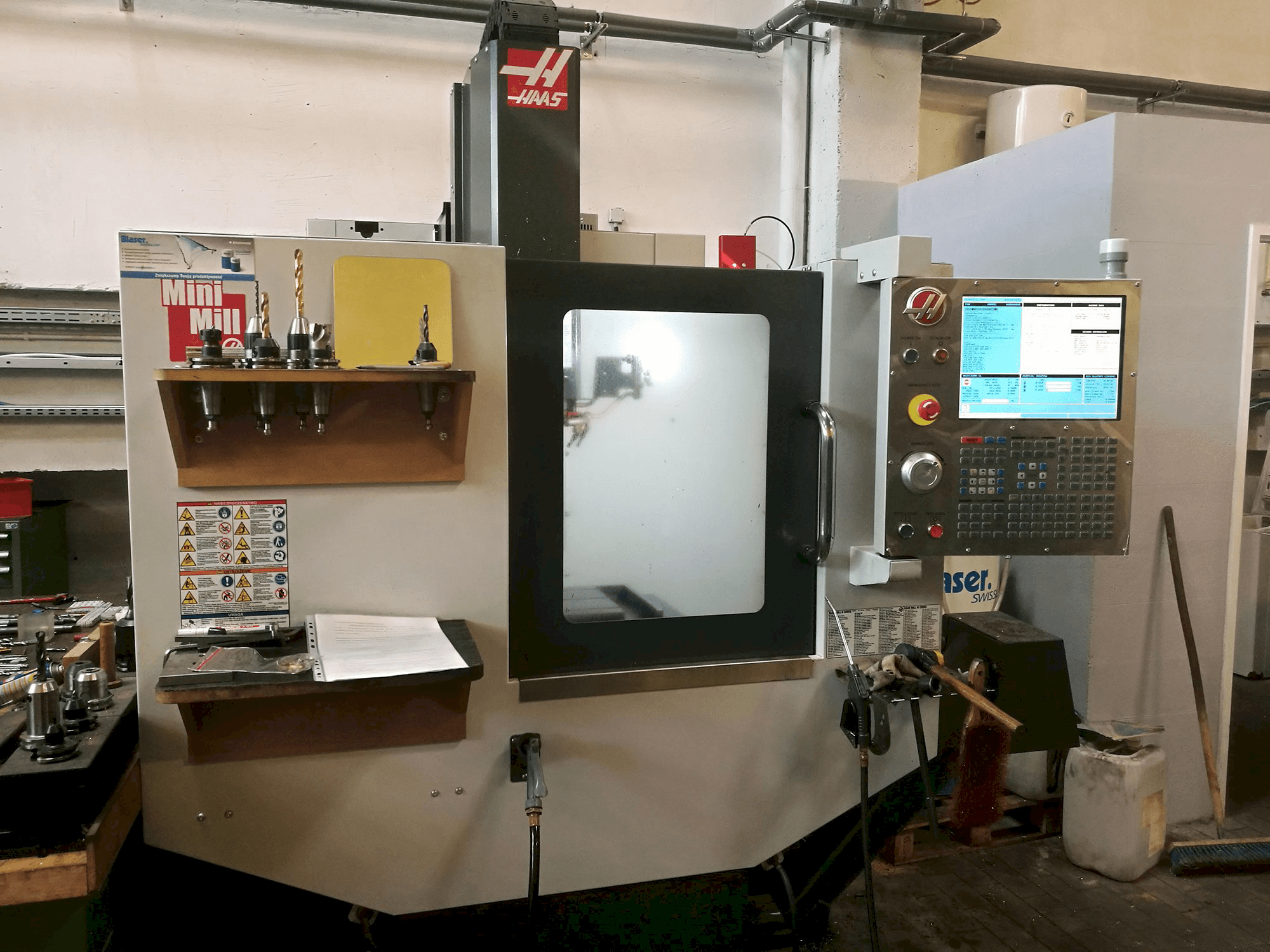 HAAS MINIMILL Mašinos vaizdas iš priekio