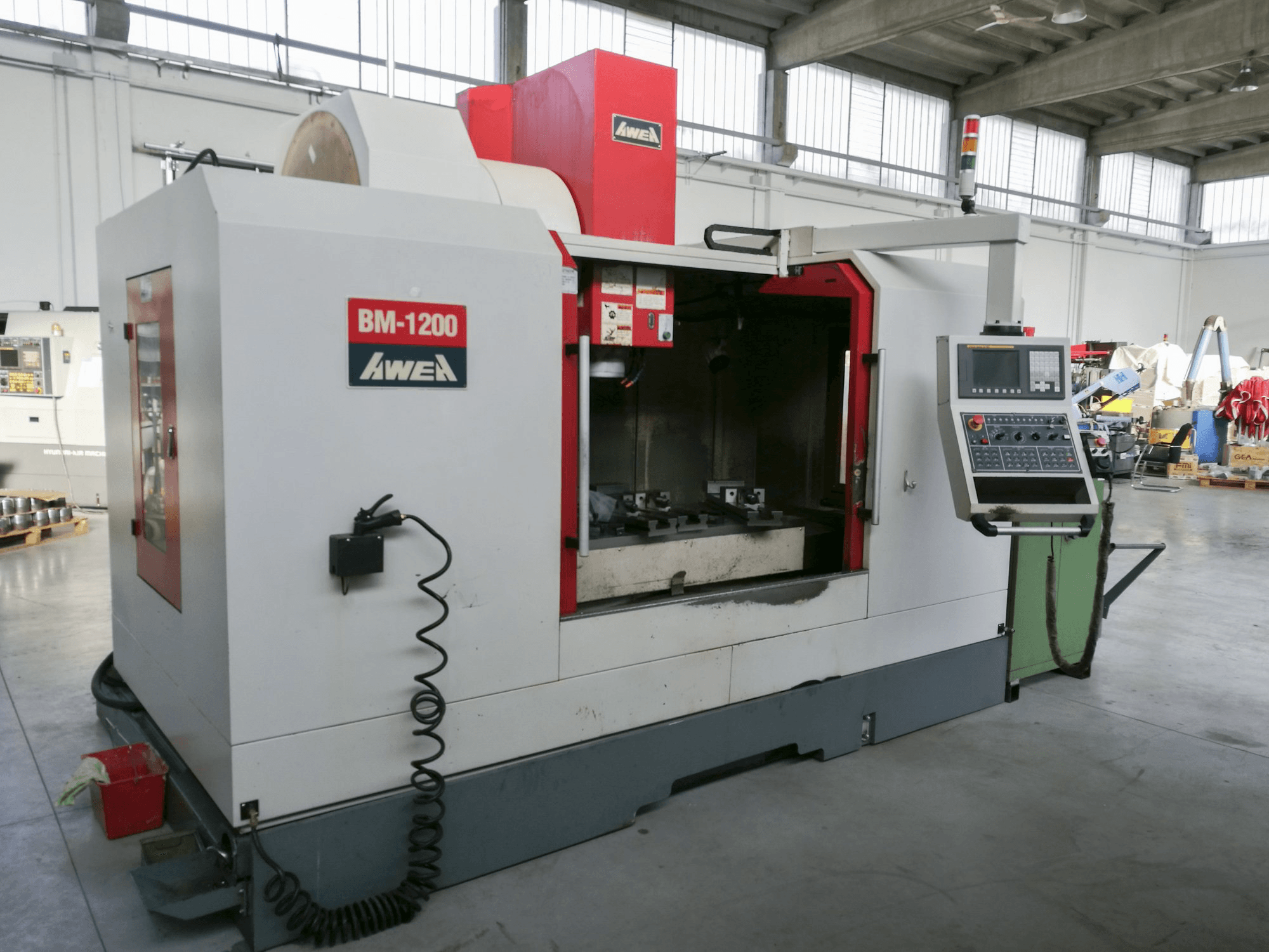 AWEA BM-1200 Mašinos kairės pusės vaizdas