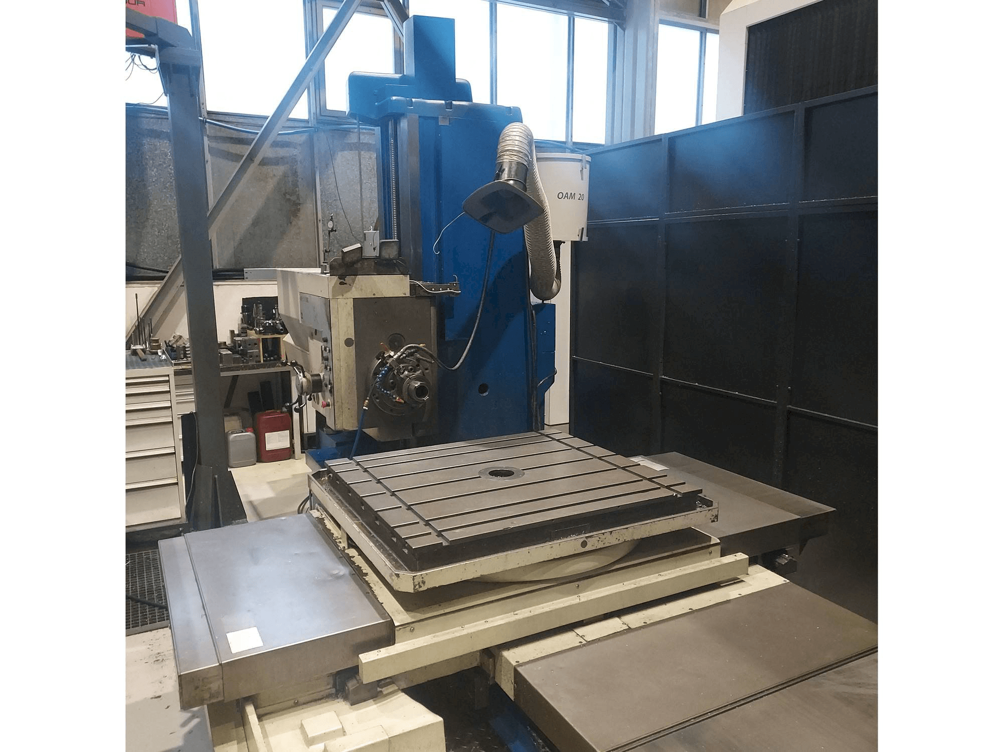 TOS WH 10 CNC Mašinos vaizdas iš priekio