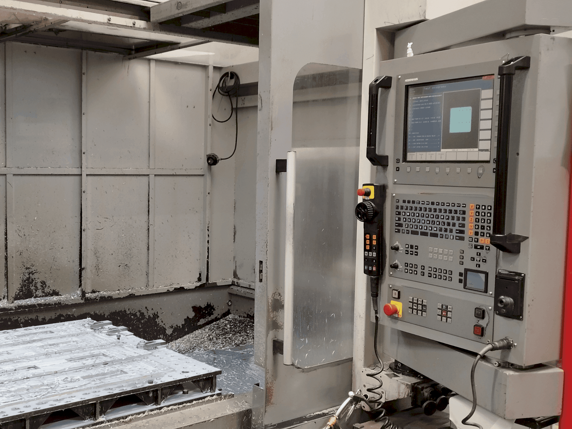 Leadwell V80I Mašinos vaizdas iš priekio