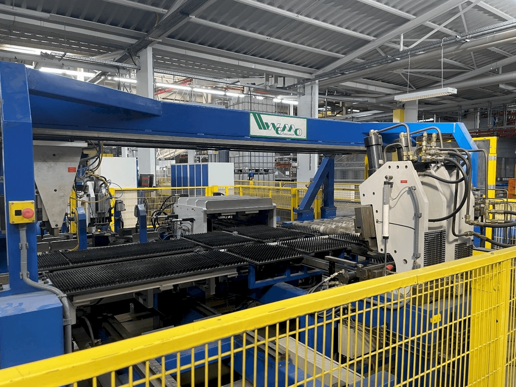 WEMO Punching-Bending-System Mašinos vaizdas iš priekio