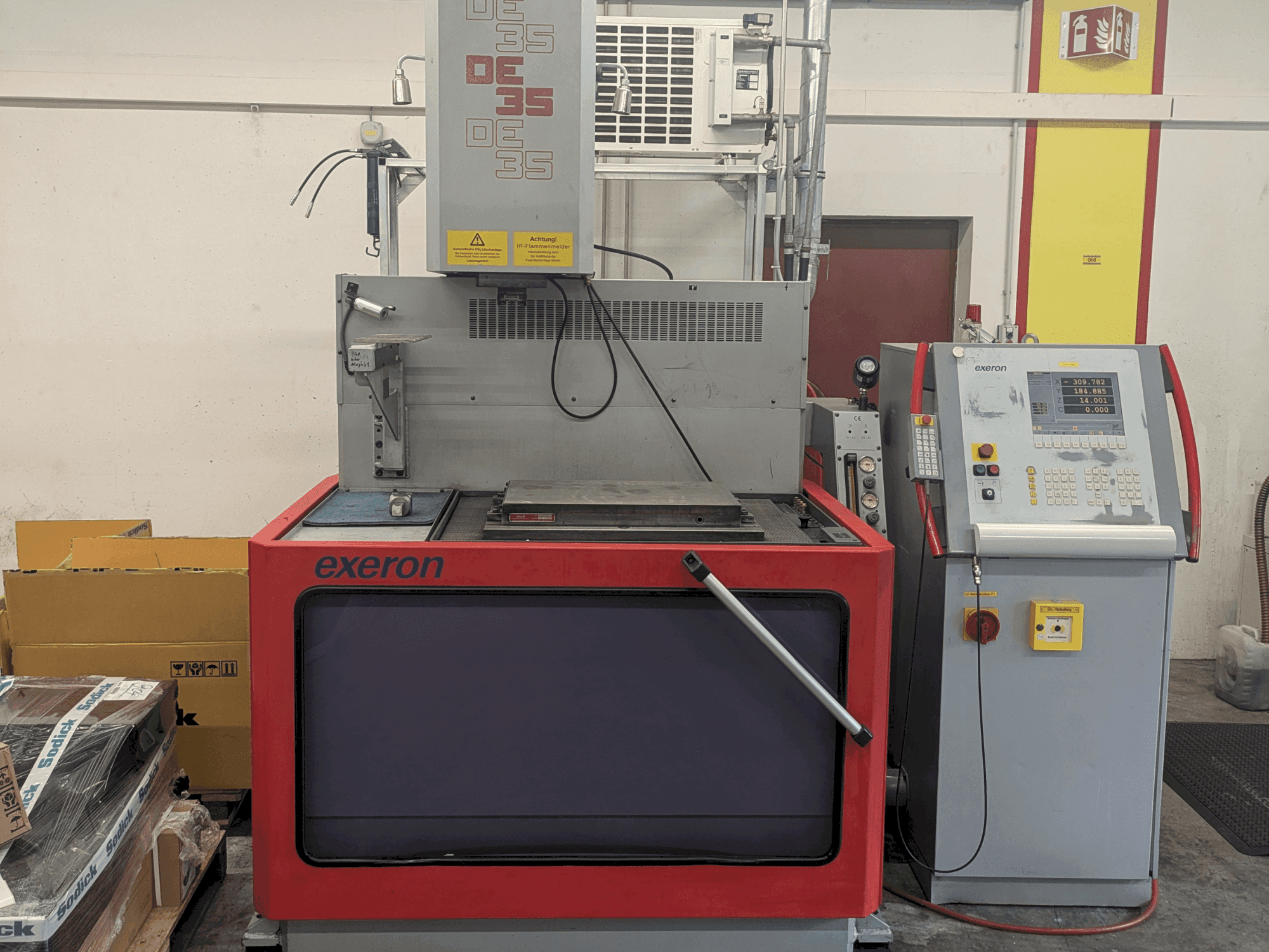 Exeron DE 35 CE Mašinos vaizdas iš priekio