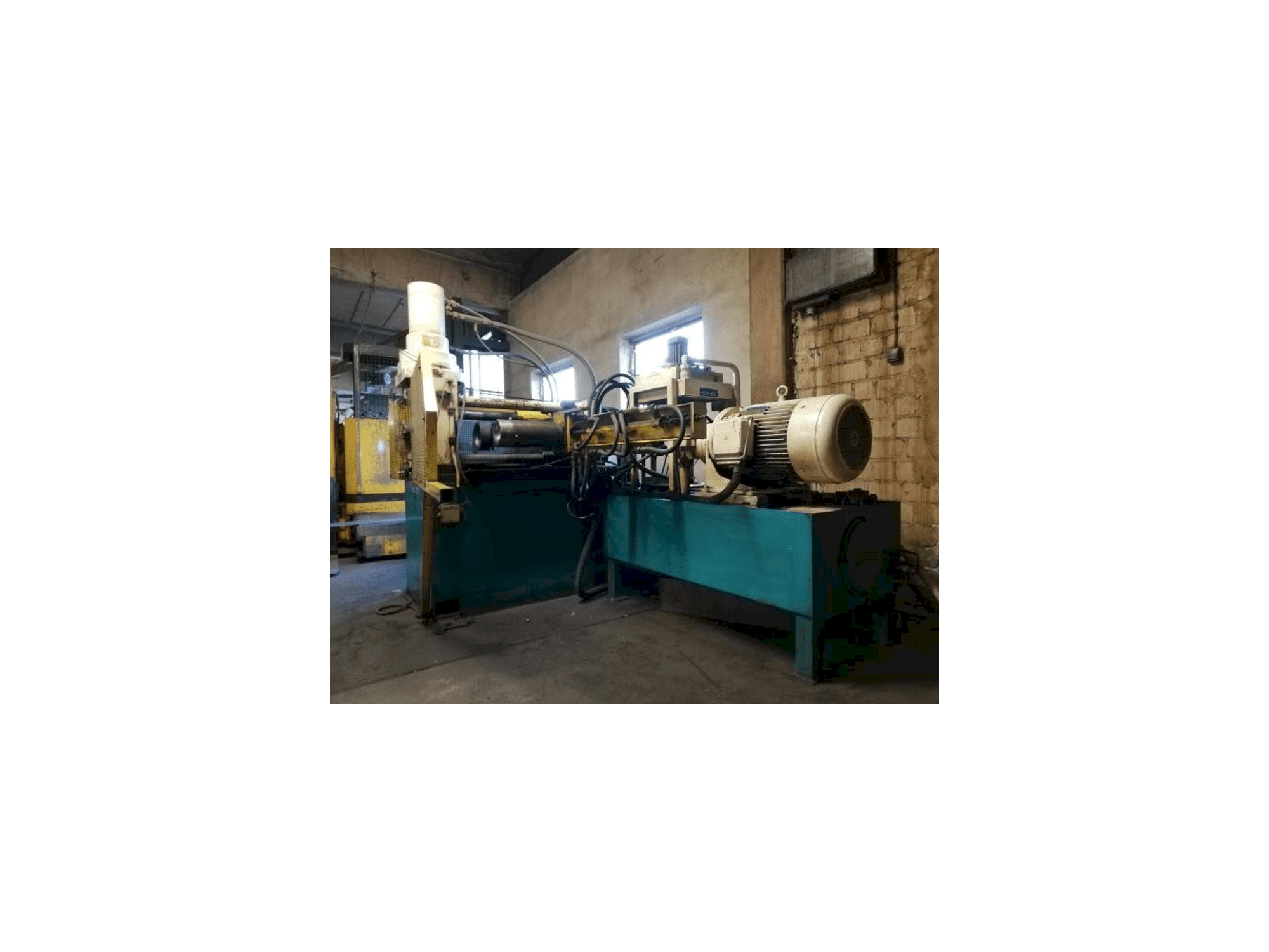 EKALE REP-40-200-3 Mašinos vaizdas iš priekio