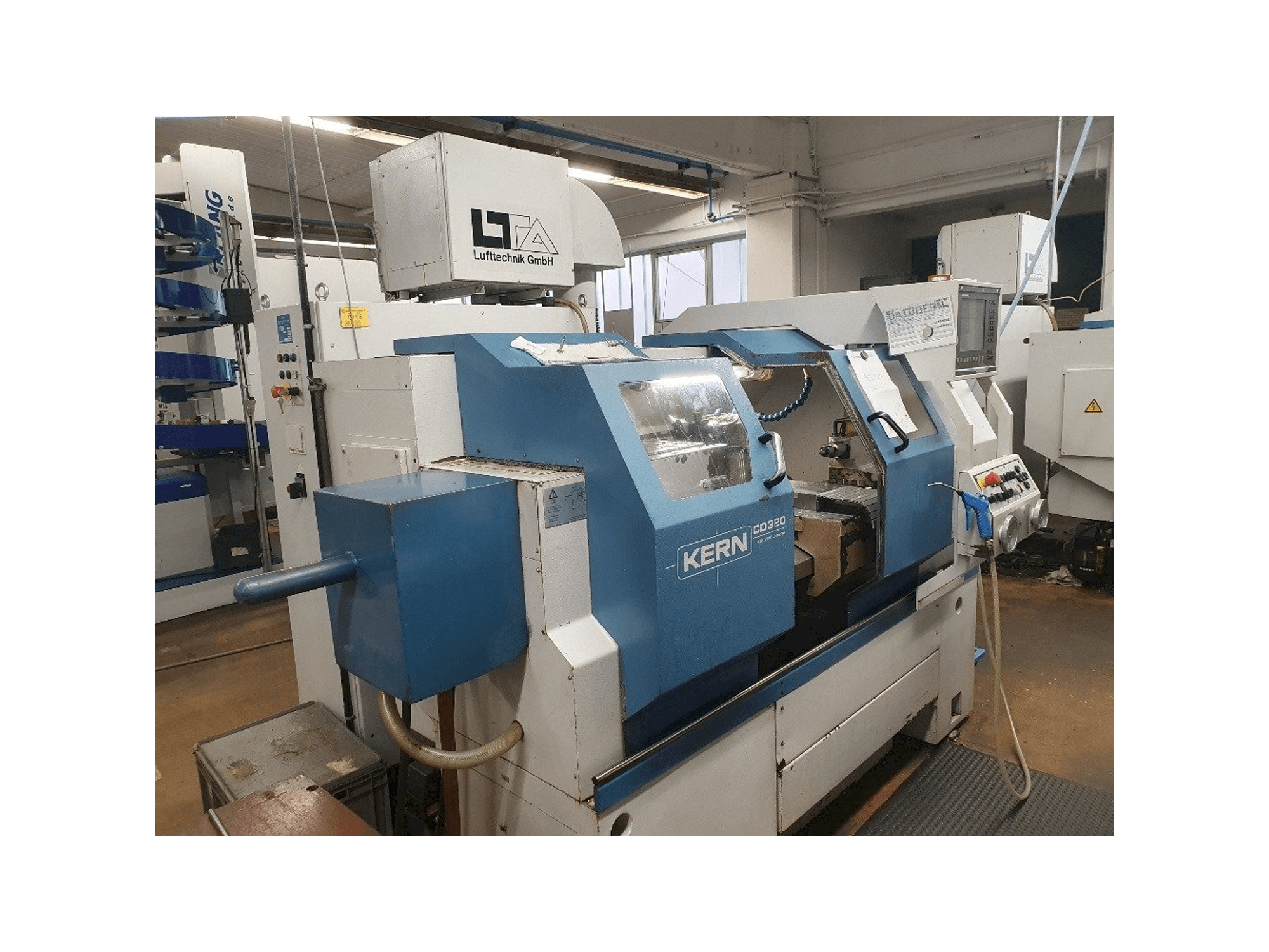 DTM CD 320 Mašinos vaizdas iš kairės pusės