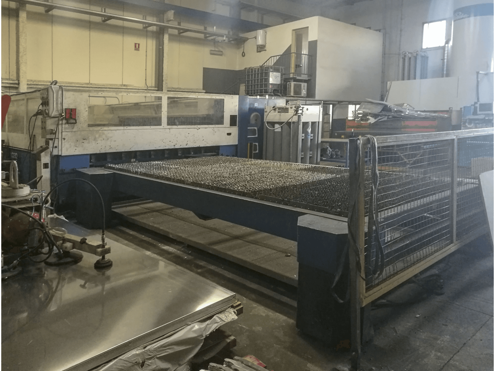 Trumpf Trumatic L4030 Mašinos kairės pusės vaizdas