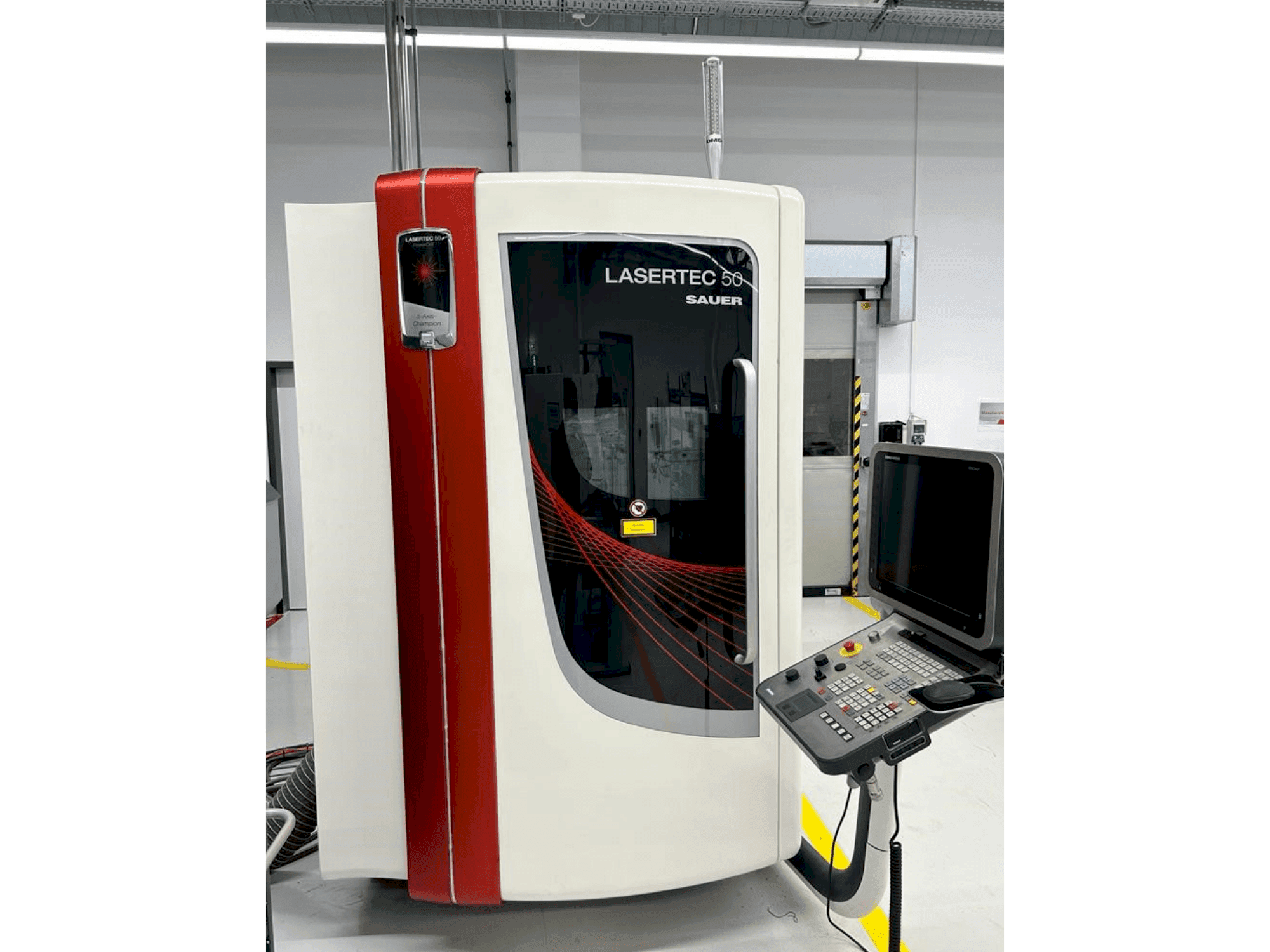 DMG SAUER LASERTEC 50 Mašinos vaizdas iš priekio