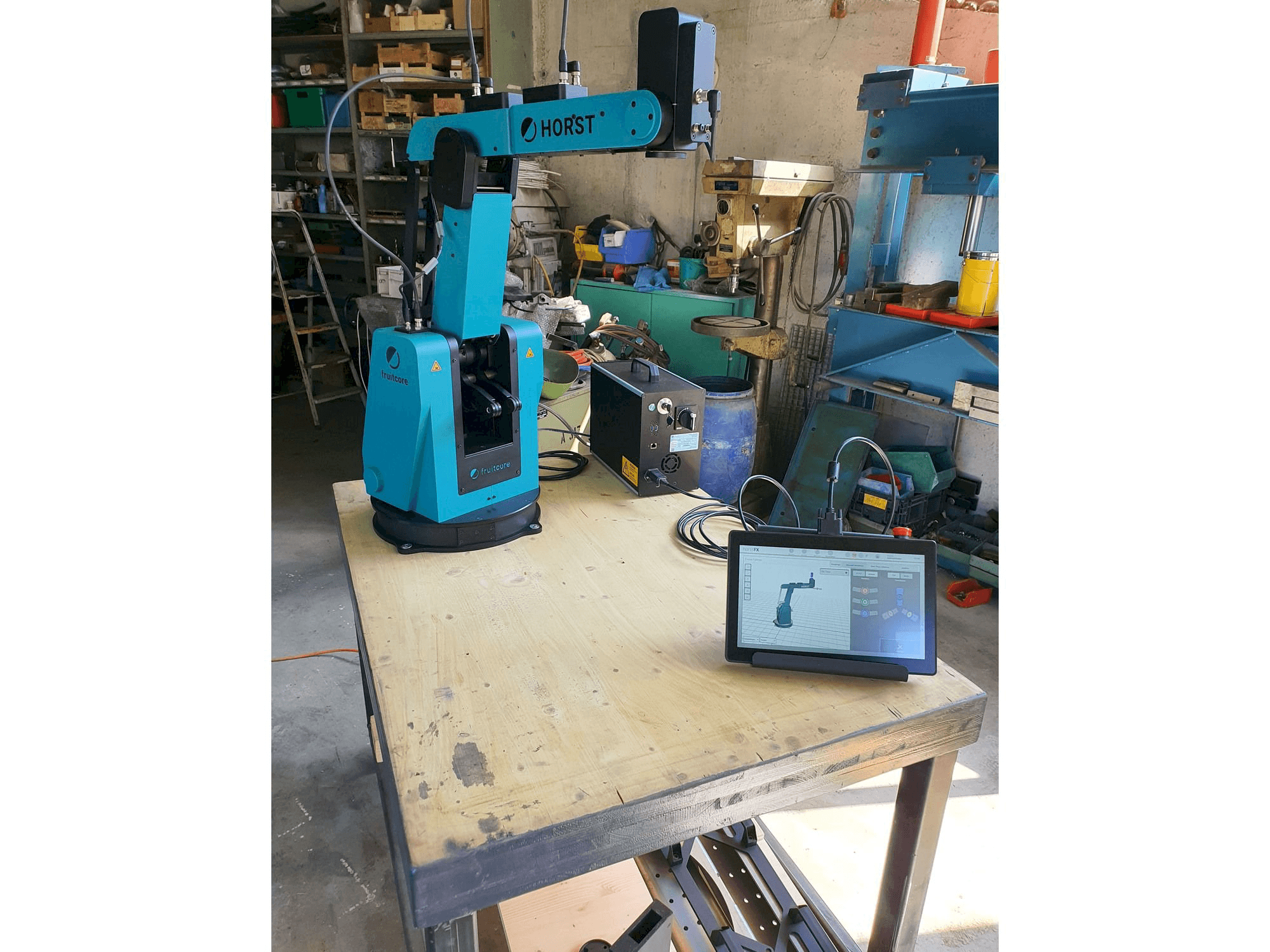 Fruitcore Horst 900 Mašinos vaizdas iš priekio