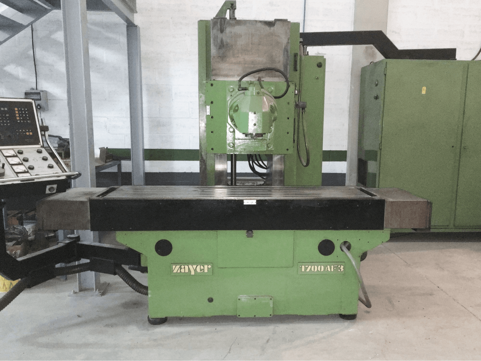 Zayer 1700 AF3 Mašinos vaizdas iš priekio