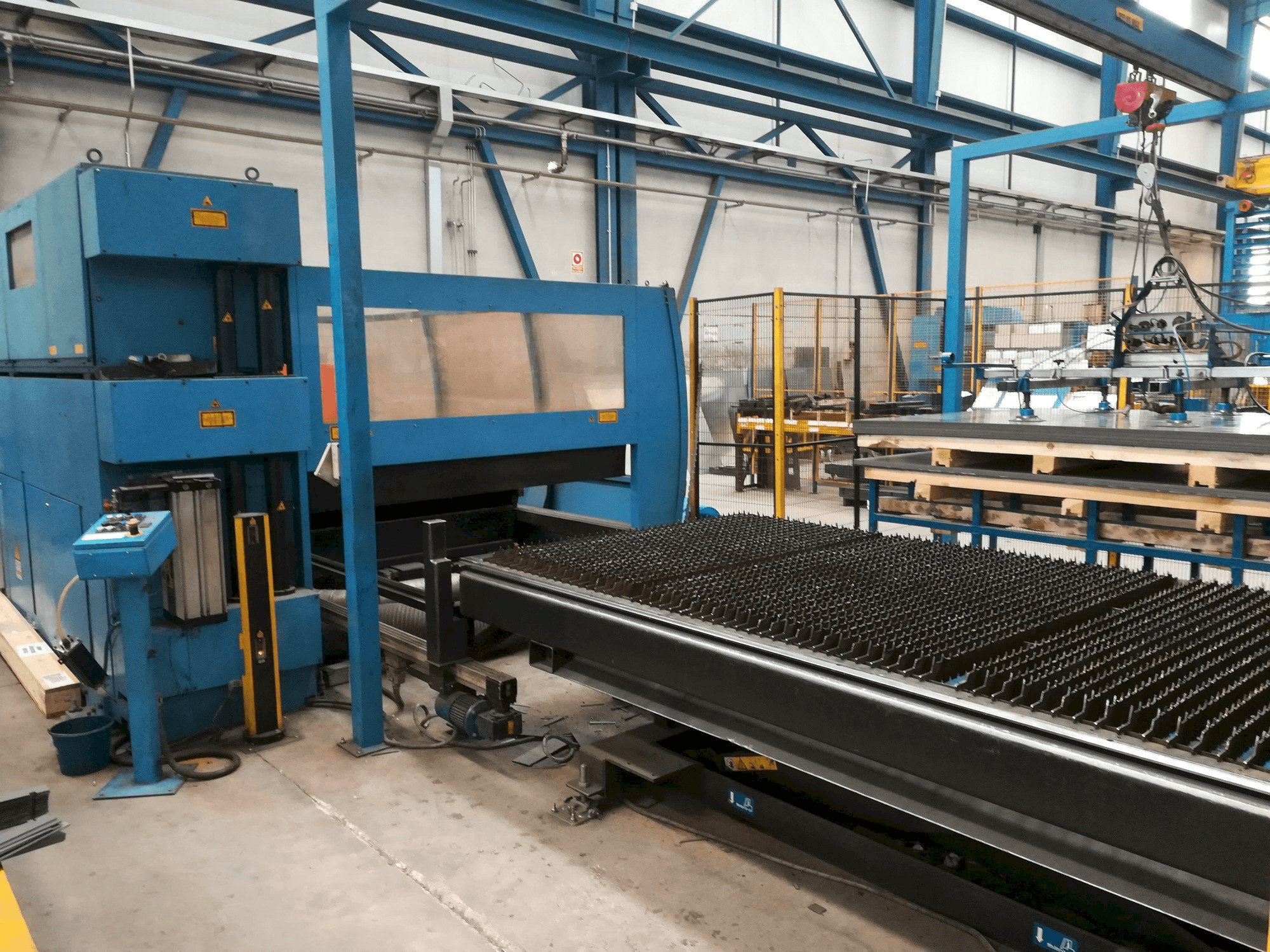 Prima Industrie Platino 1530 Mašinos vaizdas iš priekio