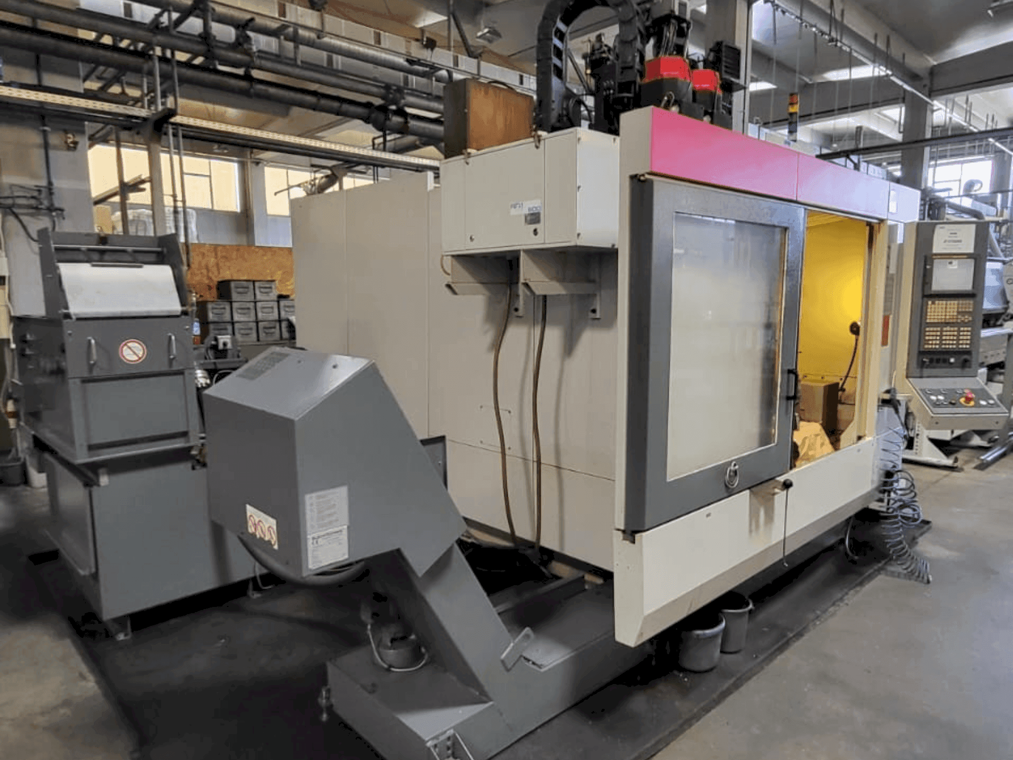 STAMA MC526 Mašinos vaizdas iš priekio