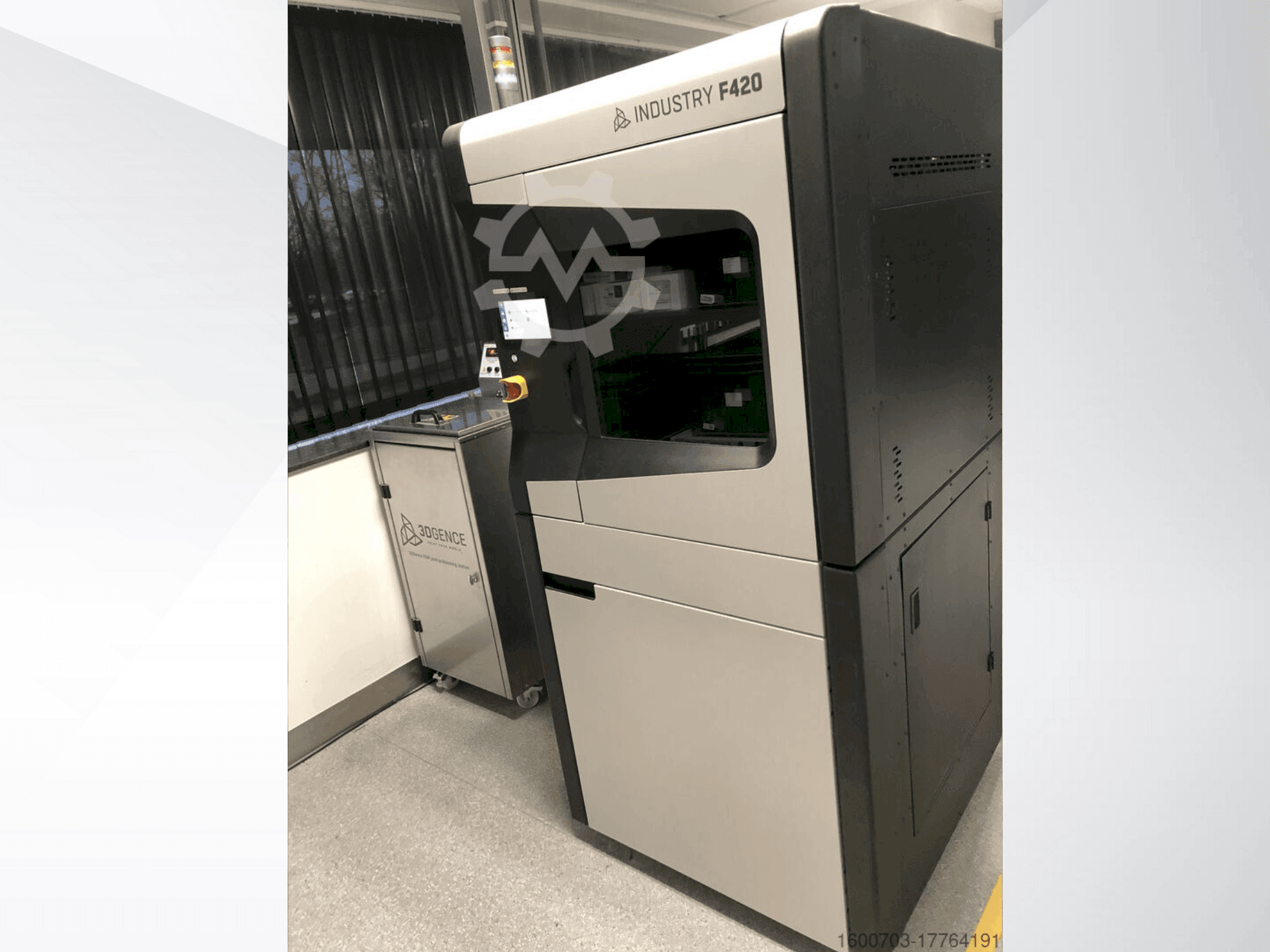 3DGENCE Industry F420 Mašinos vaizdas iš priekio