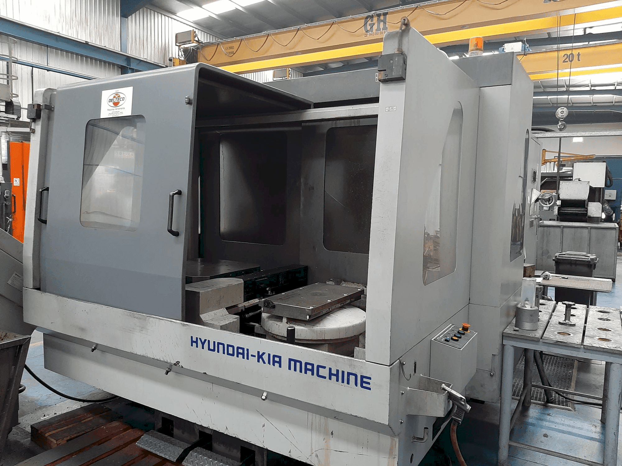 Hyundai KH-63G Mašinos vaizdas iš priekio