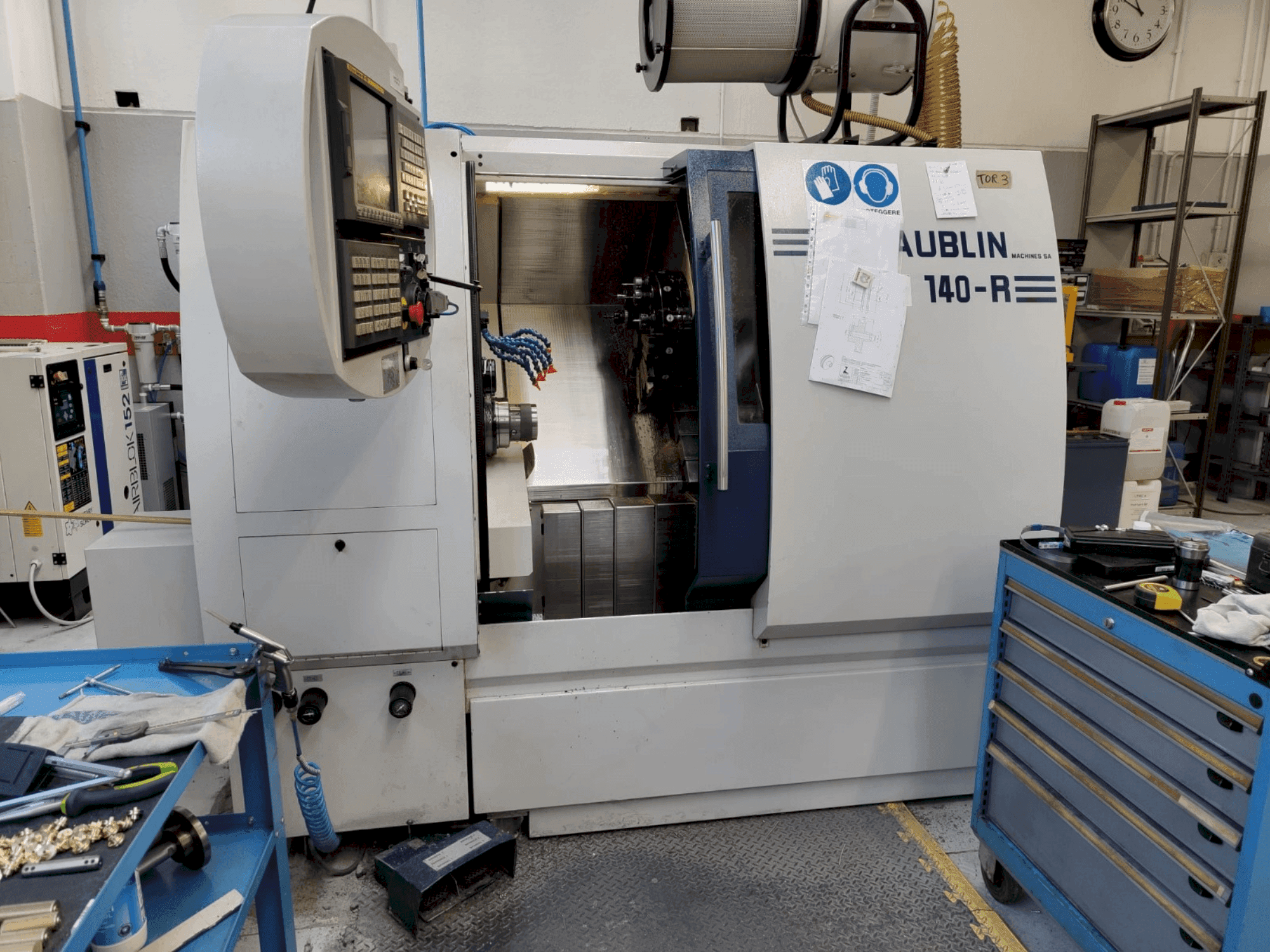 SCHAUBLIN 140R CNC Mašinos vaizdas iš priekio