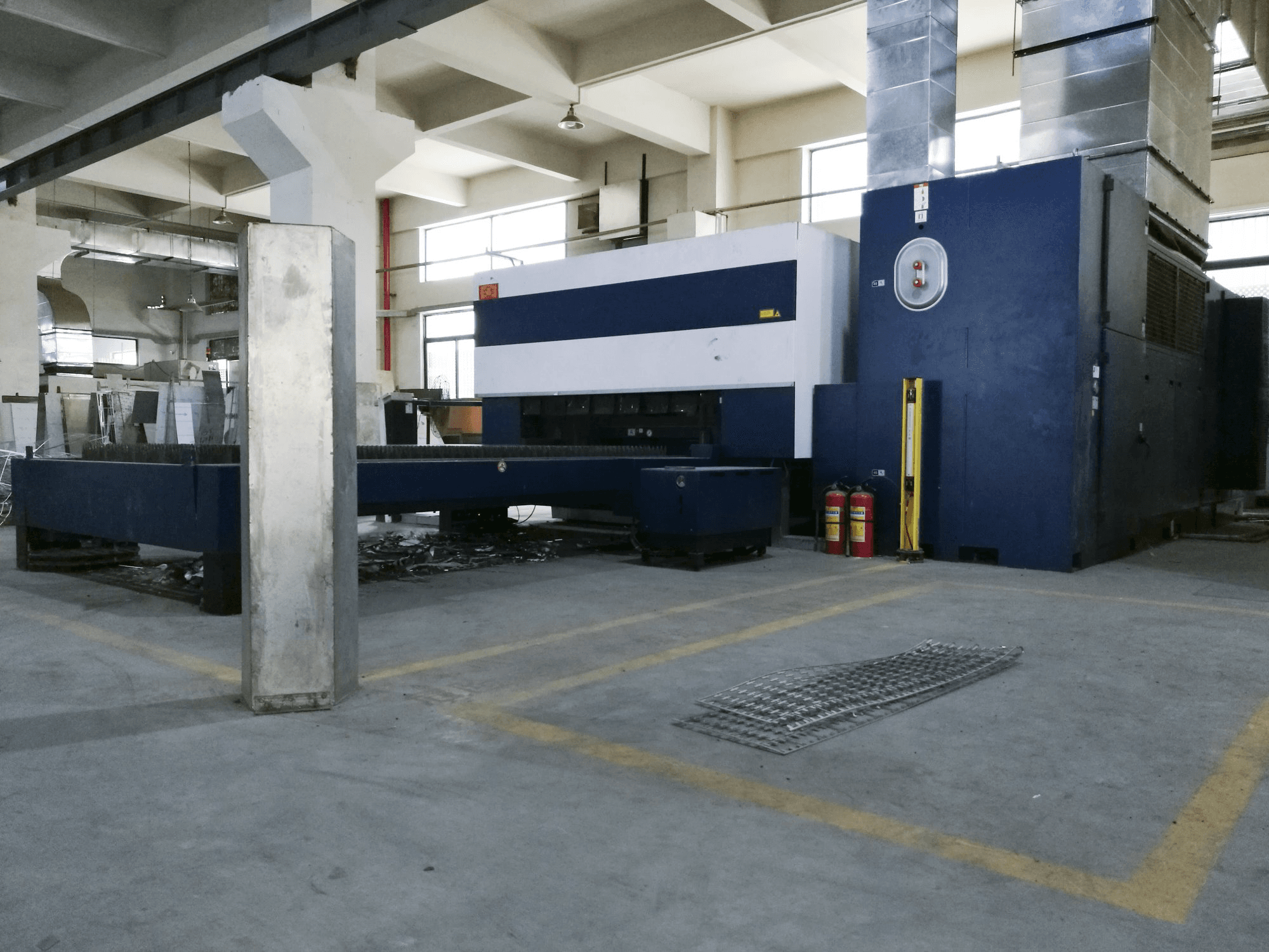Trumpf TruLaser 3030 Mašinos dešinės pusės vaizdas