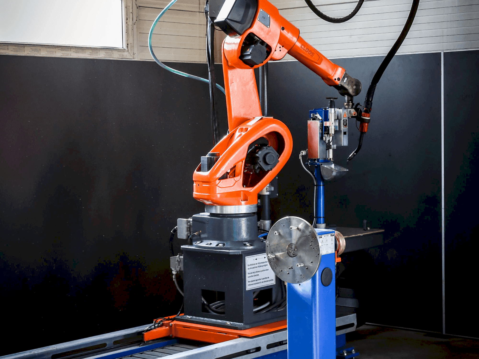 CLOOS QRC 350 QIROX Mašinos vaizdas iš priekio