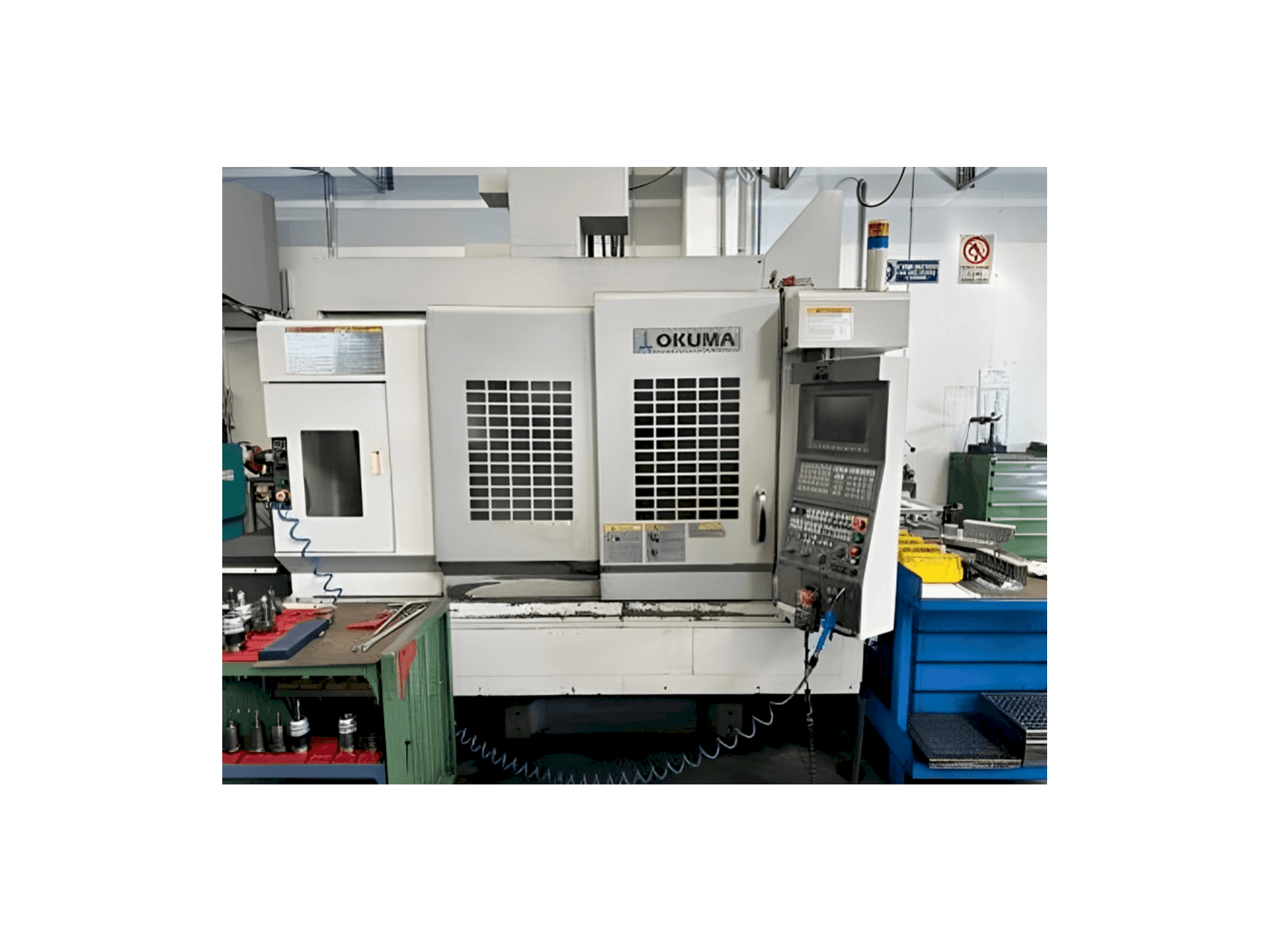 Okuma MB 56-VA Mašinos vaizdas iš priekio