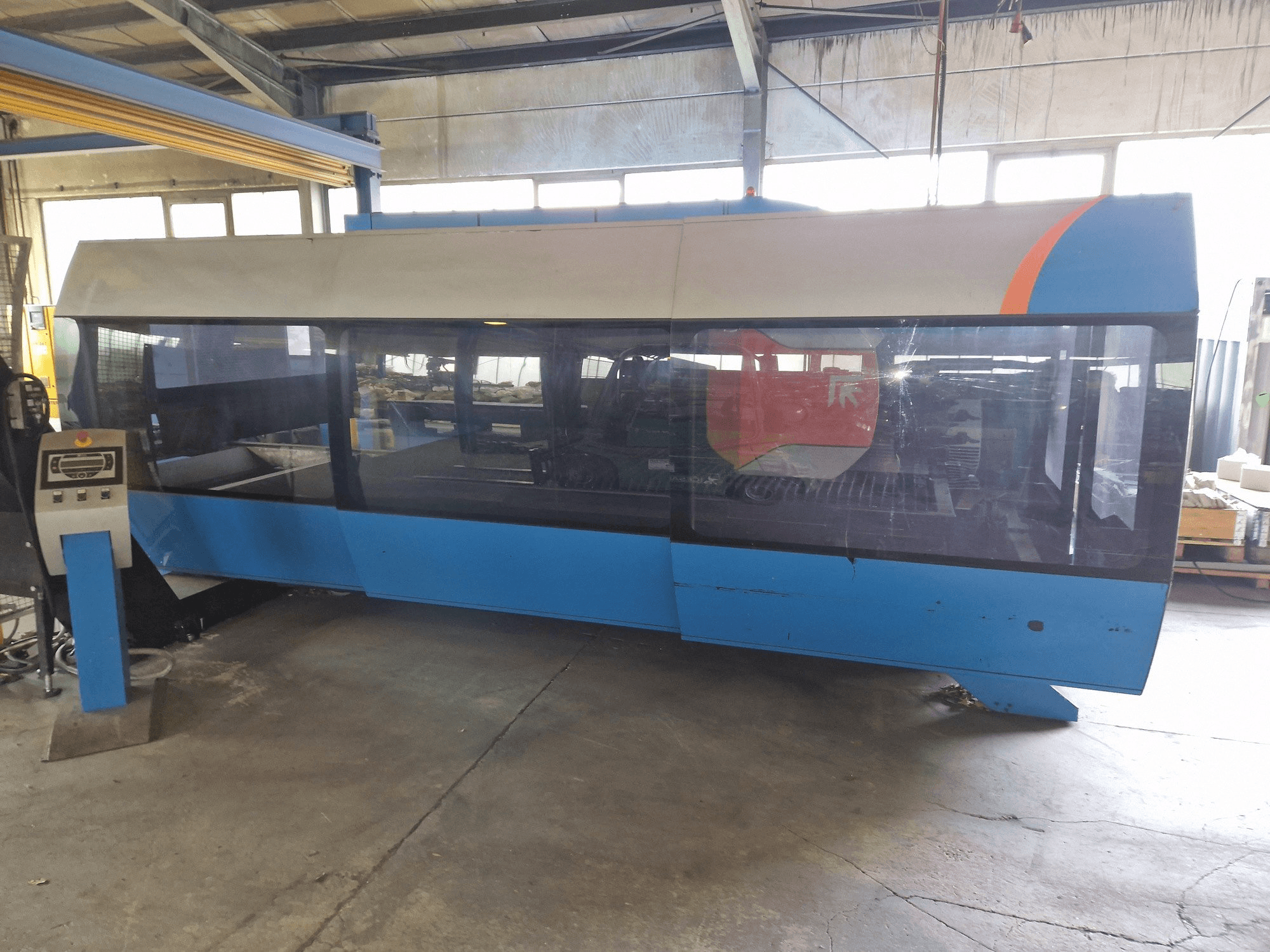 Prima Power CP 4000 Zaphiro Mašinos vaizdas iš priekio