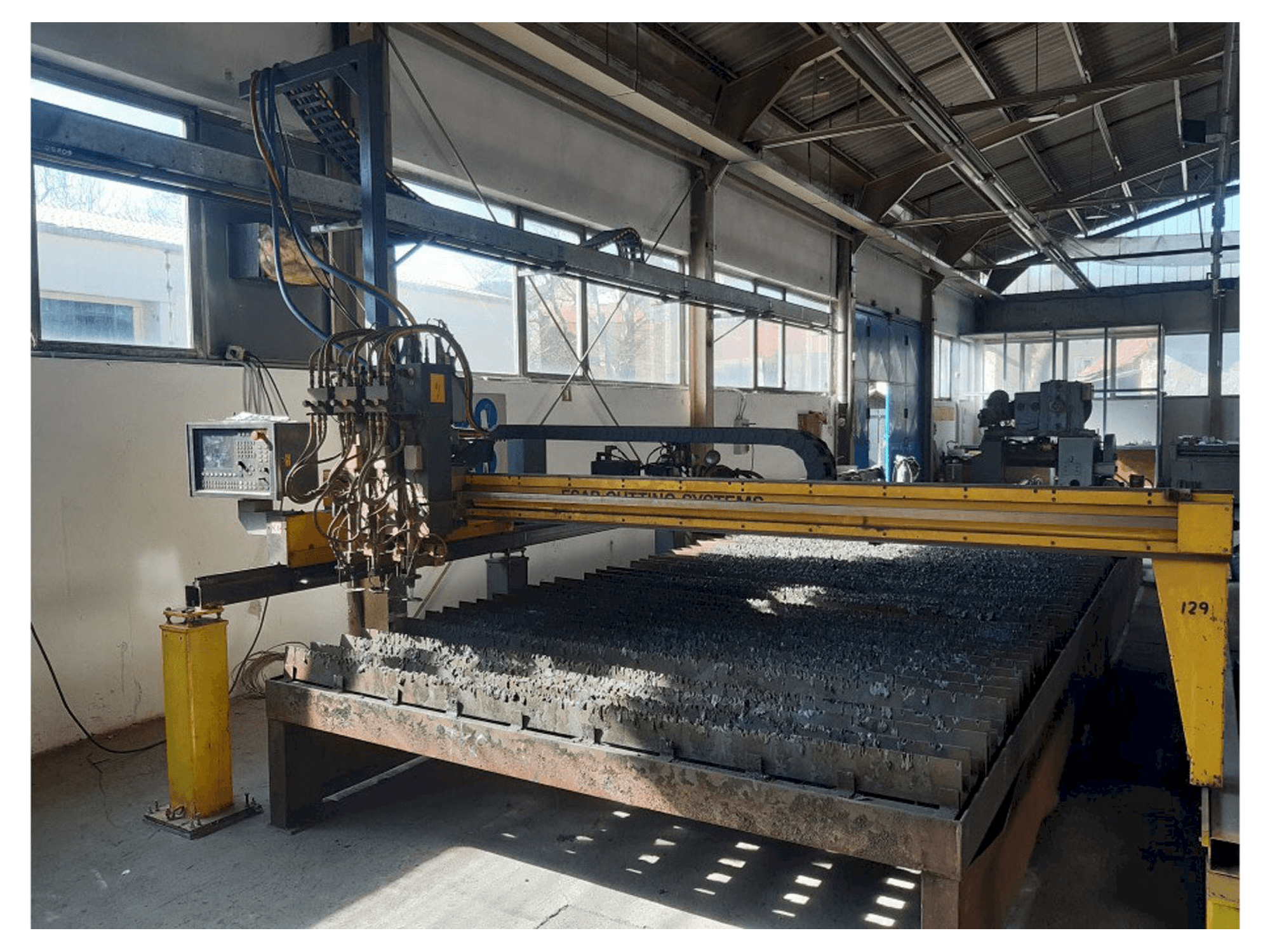 ESAB CXC-P3500 Mašinos vaizdas iš priekio