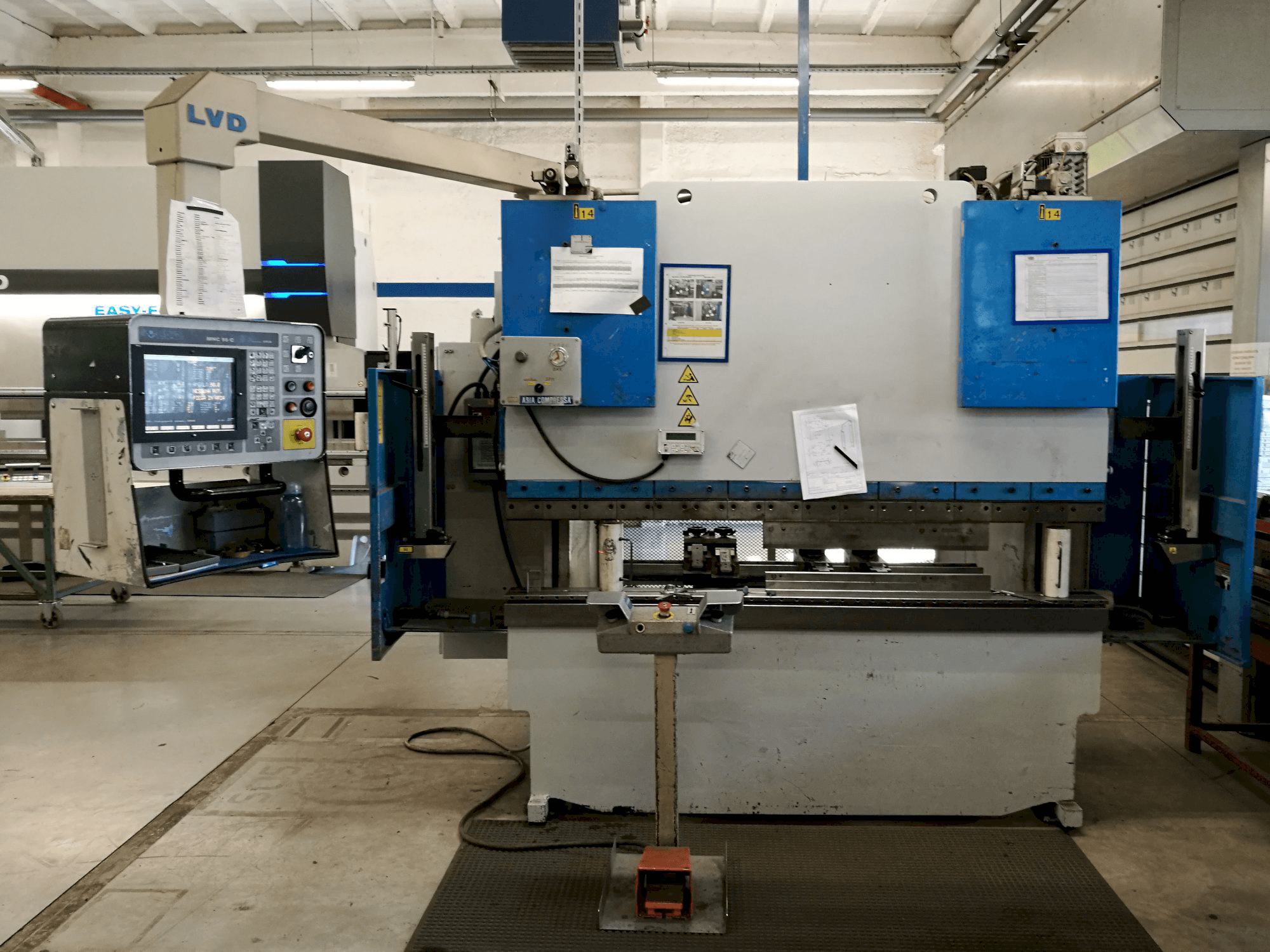 LVD PPEB 50/20 MNC 95 Mašinos vaizdas iš priekio