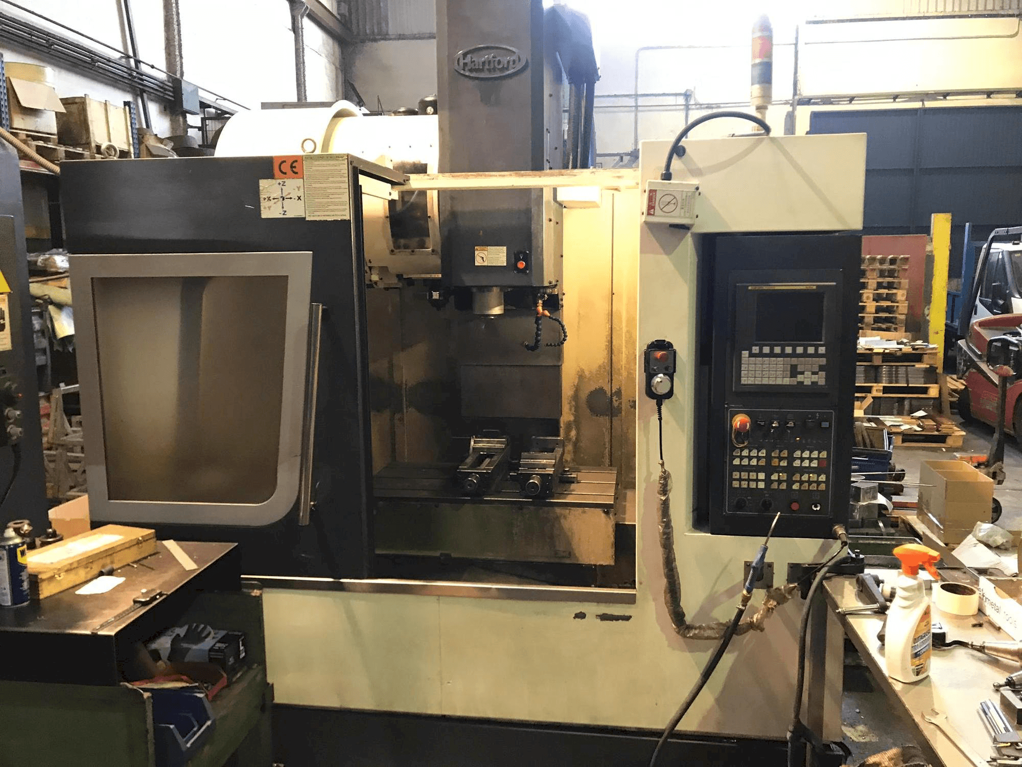 Hartford LG-800 Mašinos vaizdas iš priekio