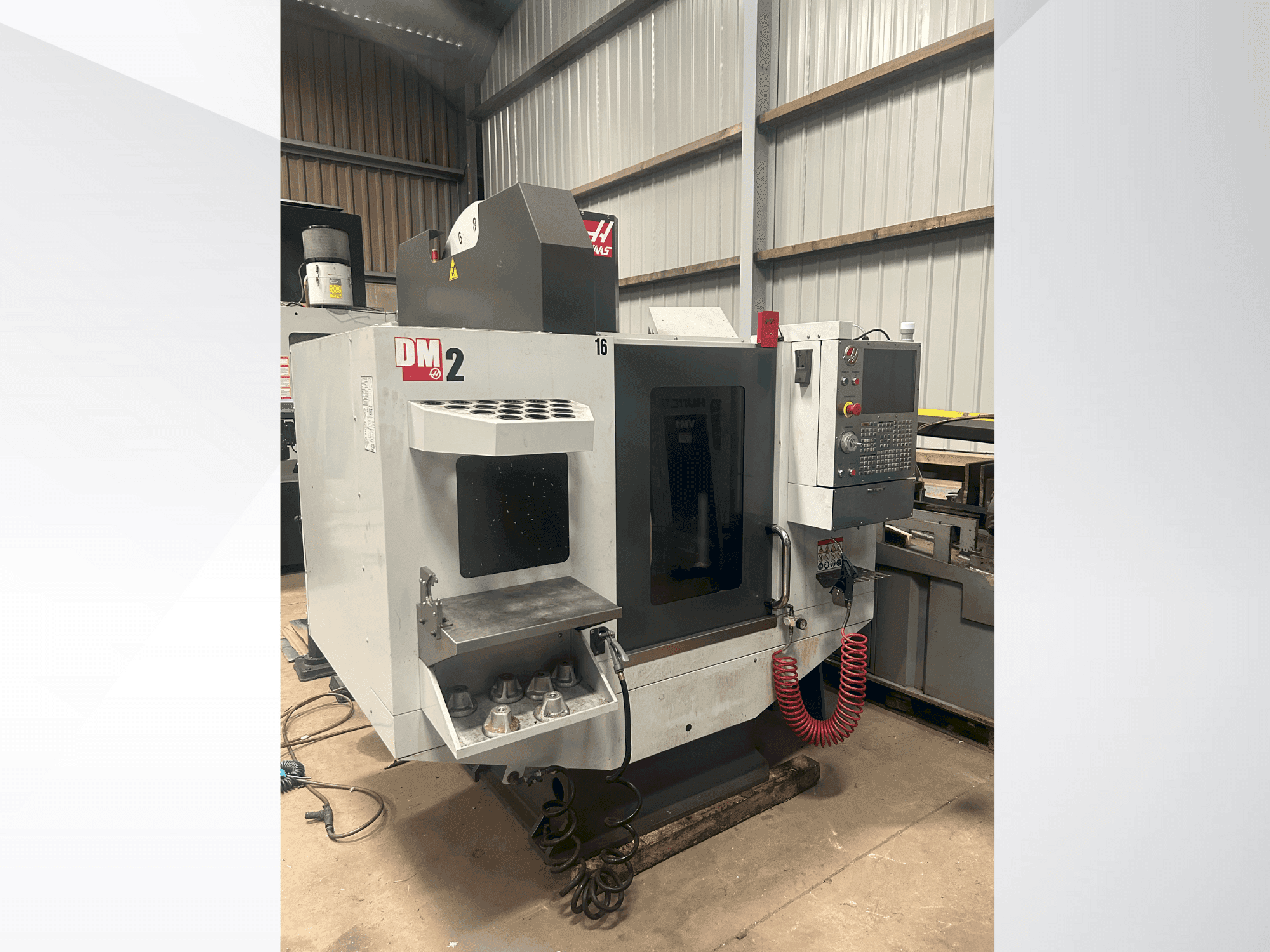 HAAS DM-2 Mašinos vaizdas iš priekio