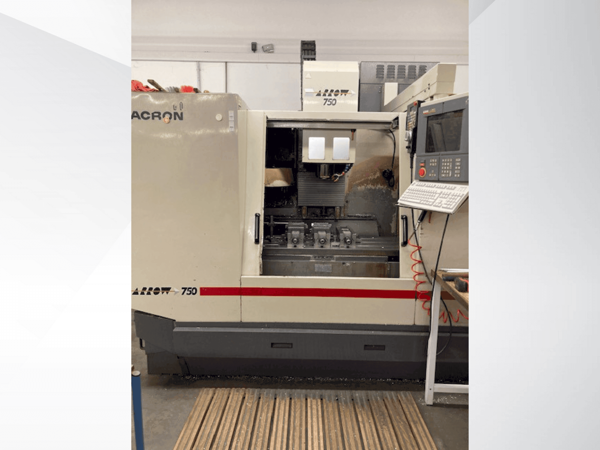 Cincinnati Milacron Arrow 750 Mašinos vaizdas iš priekio