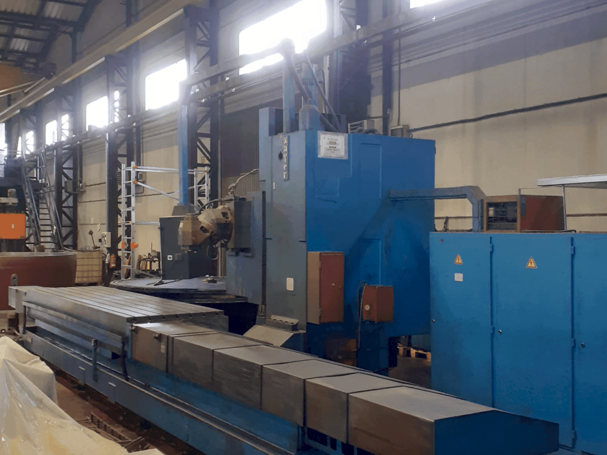 Zayer KF 4000 Mašinos vaizdas iš priekio