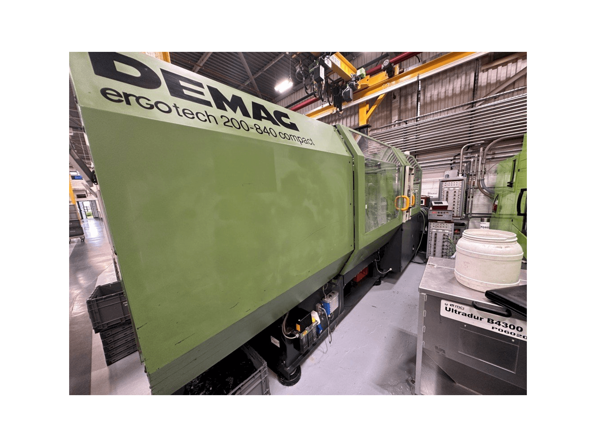 DEMAG Ergotech 200-840 Compact Mašinos vaizdas iš kairės pusės