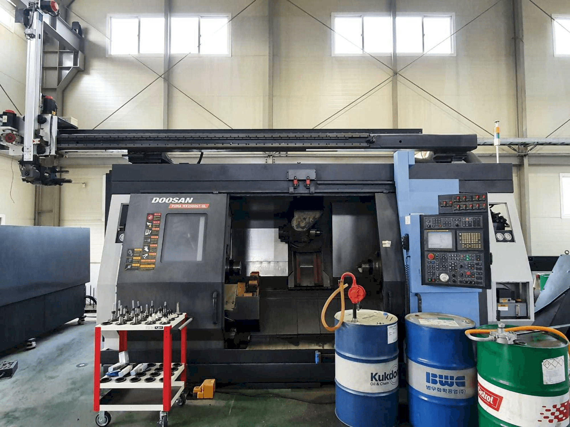 Doosan Puma MX2500ST-GL Mašinos vaizdas iš priekio