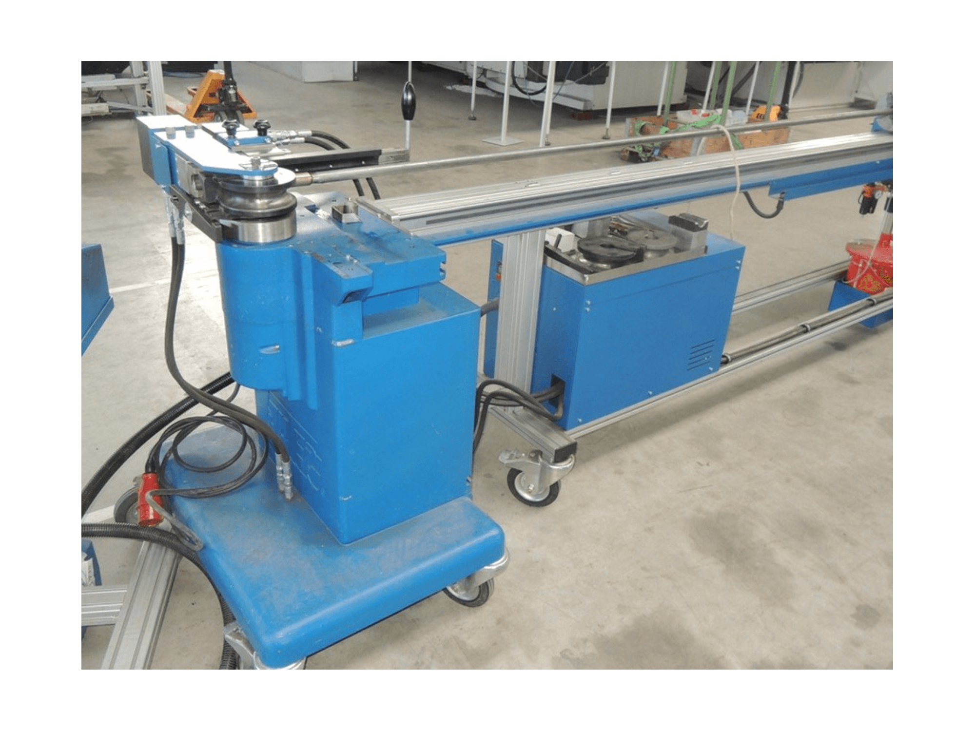 JUTEC 5030 Mašinos vaizdas iš priekio