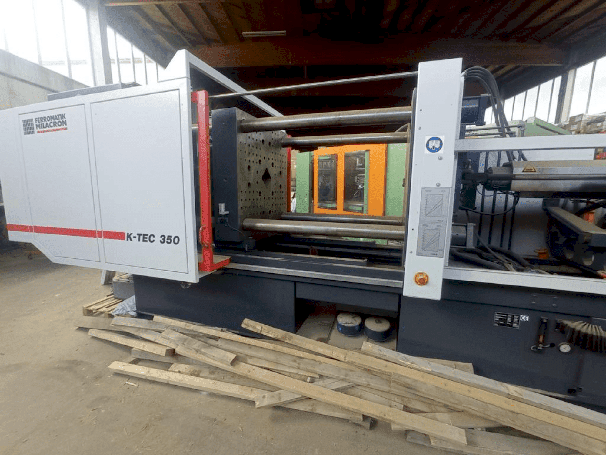 FERROMATIK K-Tec 350 S/2F Mašinos vaizdas iš priekio