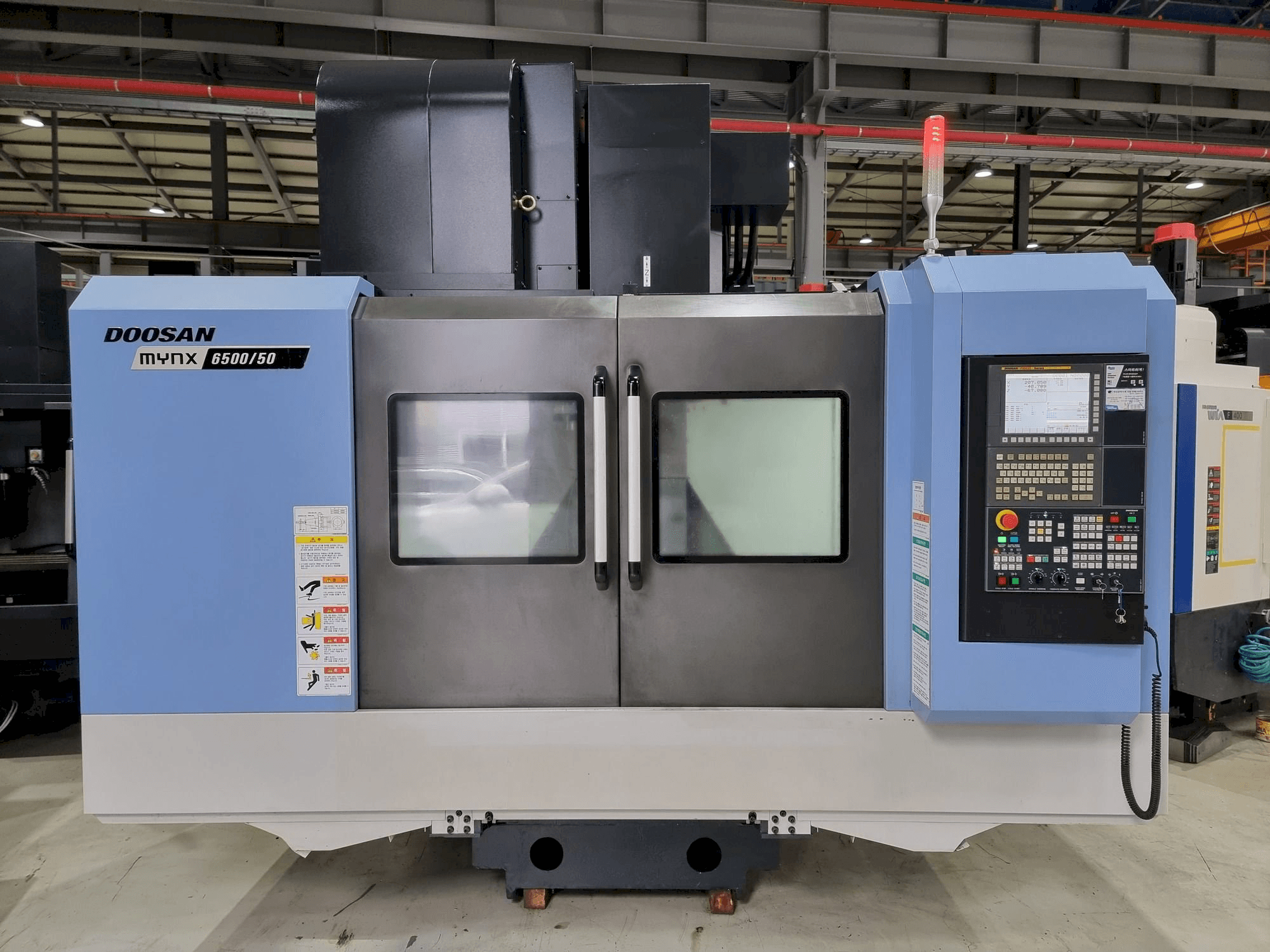 Doosan MYNX 6500/50 Mašinos vaizdas iš priekio