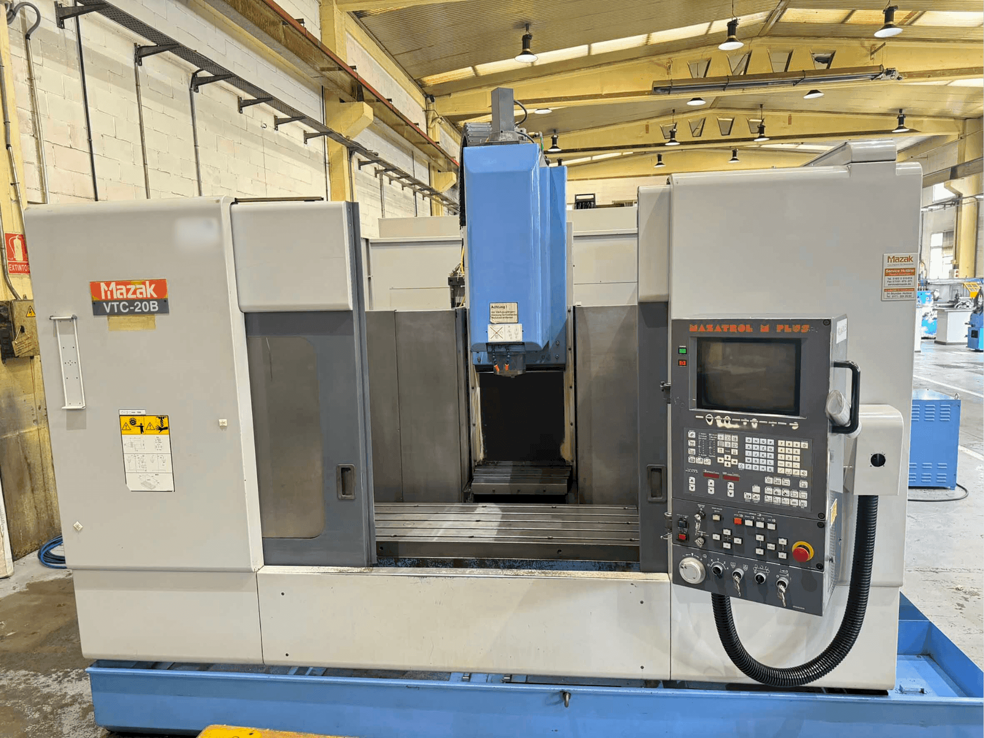 Mazak VTC 20 B Mašinos vaizdas iš priekio