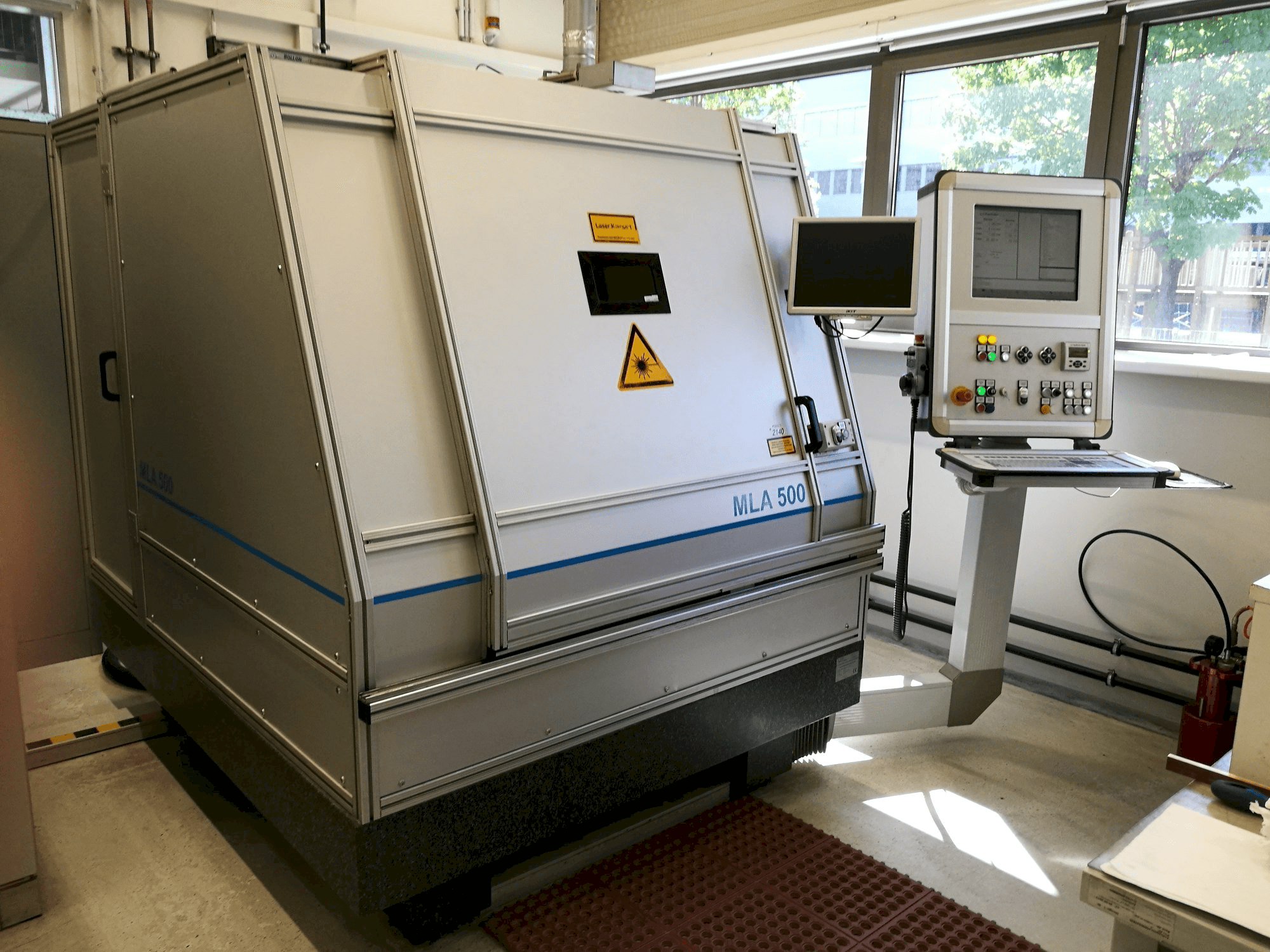 LLT APPLIKATION MLA 500 Mašinos vaizdas iš priekio