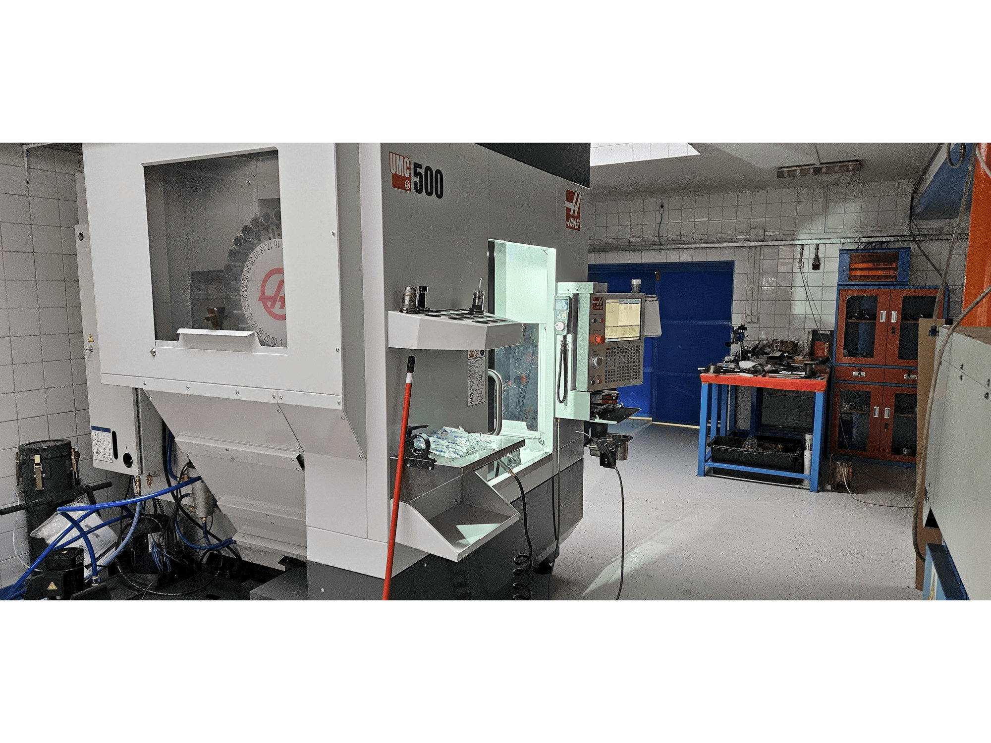 HAAS UMC-500 Mašinos vaizdas iš priekio