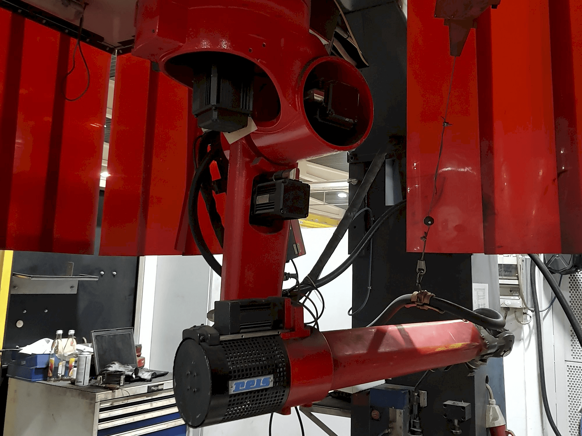 Reis Robotics RV30-16 Mašinos vaizdas iš priekio