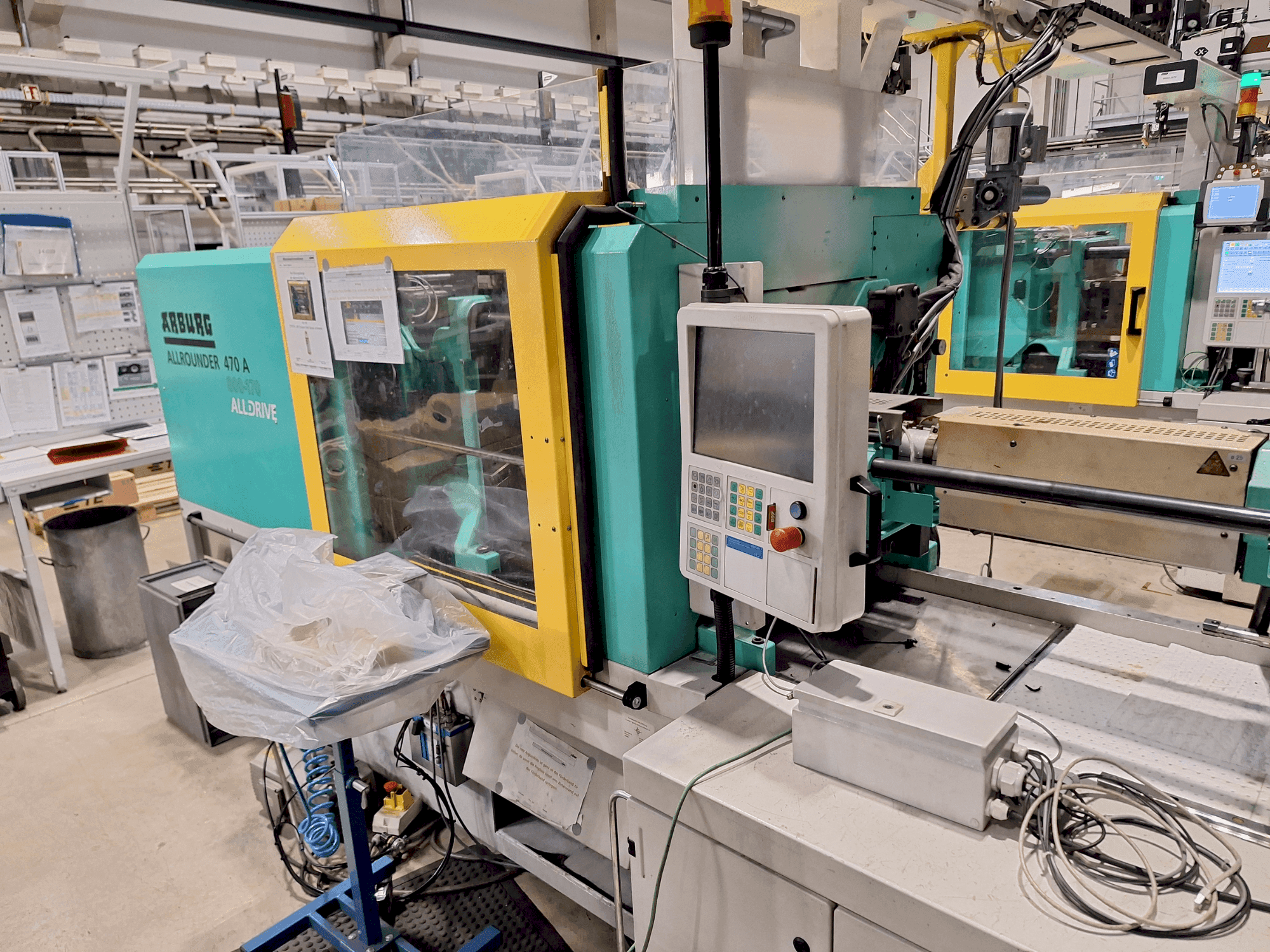 Arburg 470 A 800-170 Mašinos vaizdas iš priekio