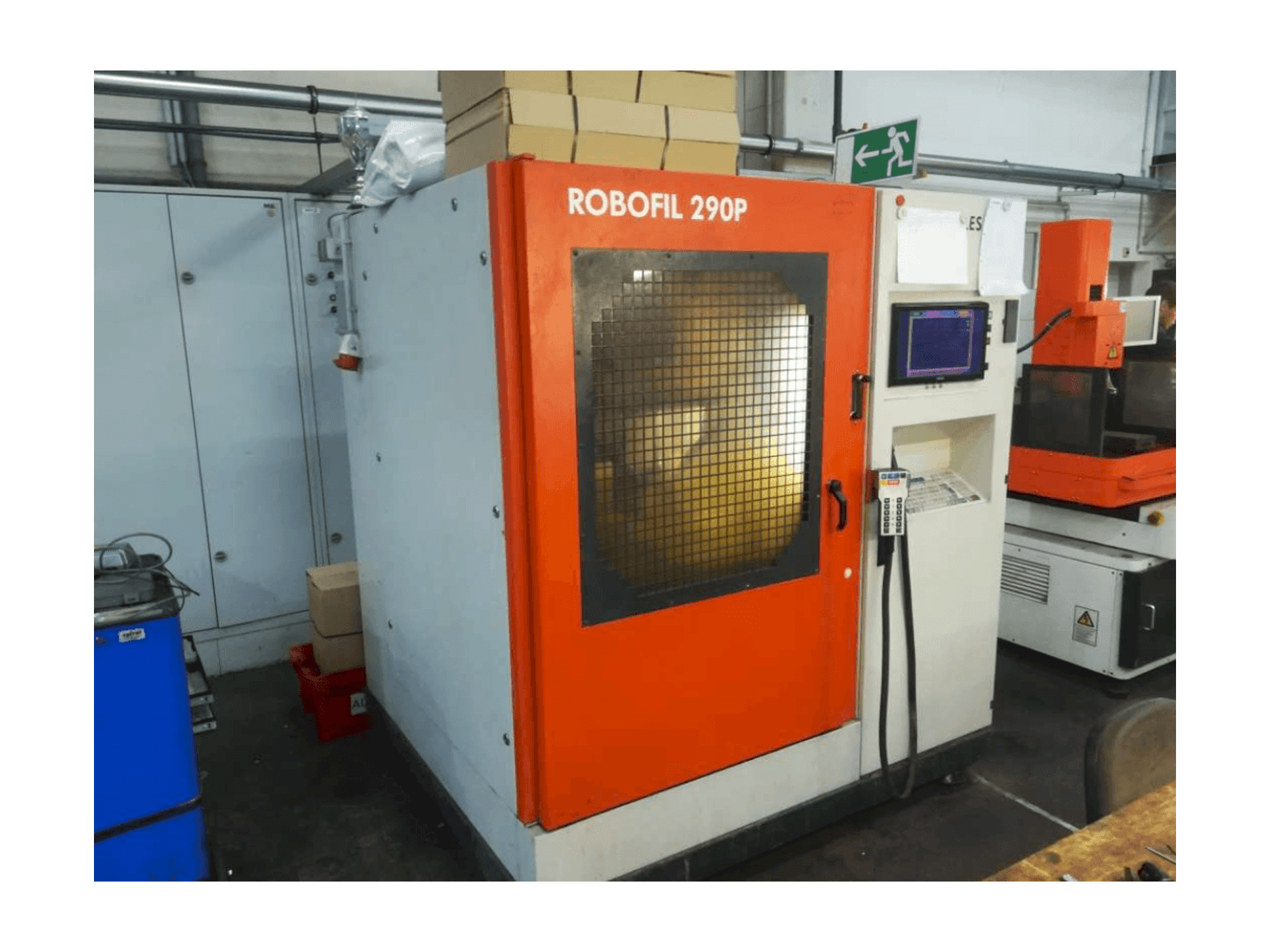 CHARMILLES Robofil 290 P Mašinos vaizdas iš priekio